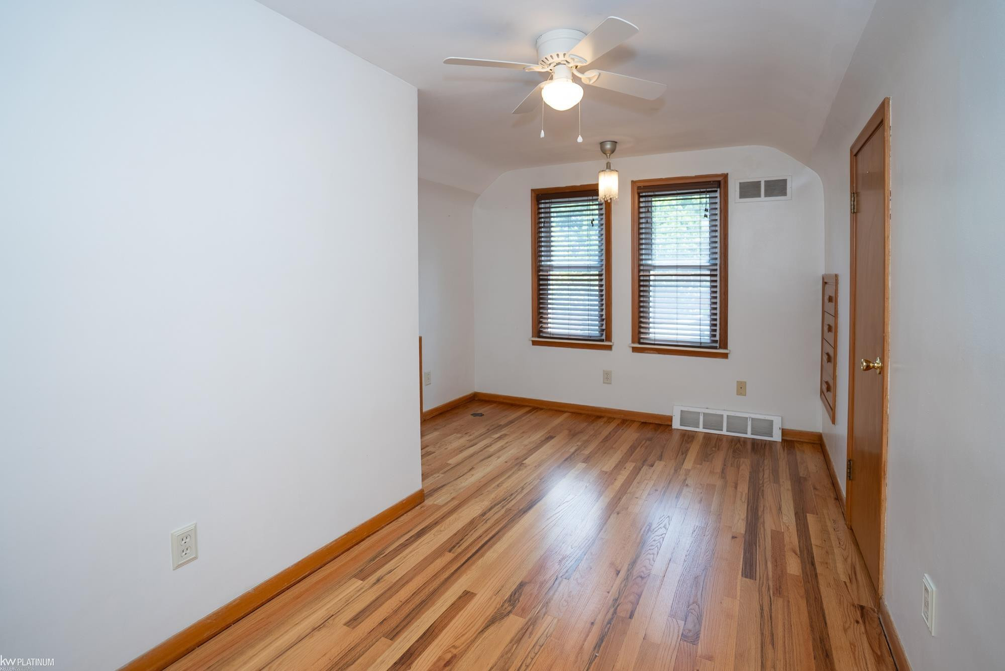 2118 Lennon Street, Grosse Pointe Woods, MI 48236 — Photo 25