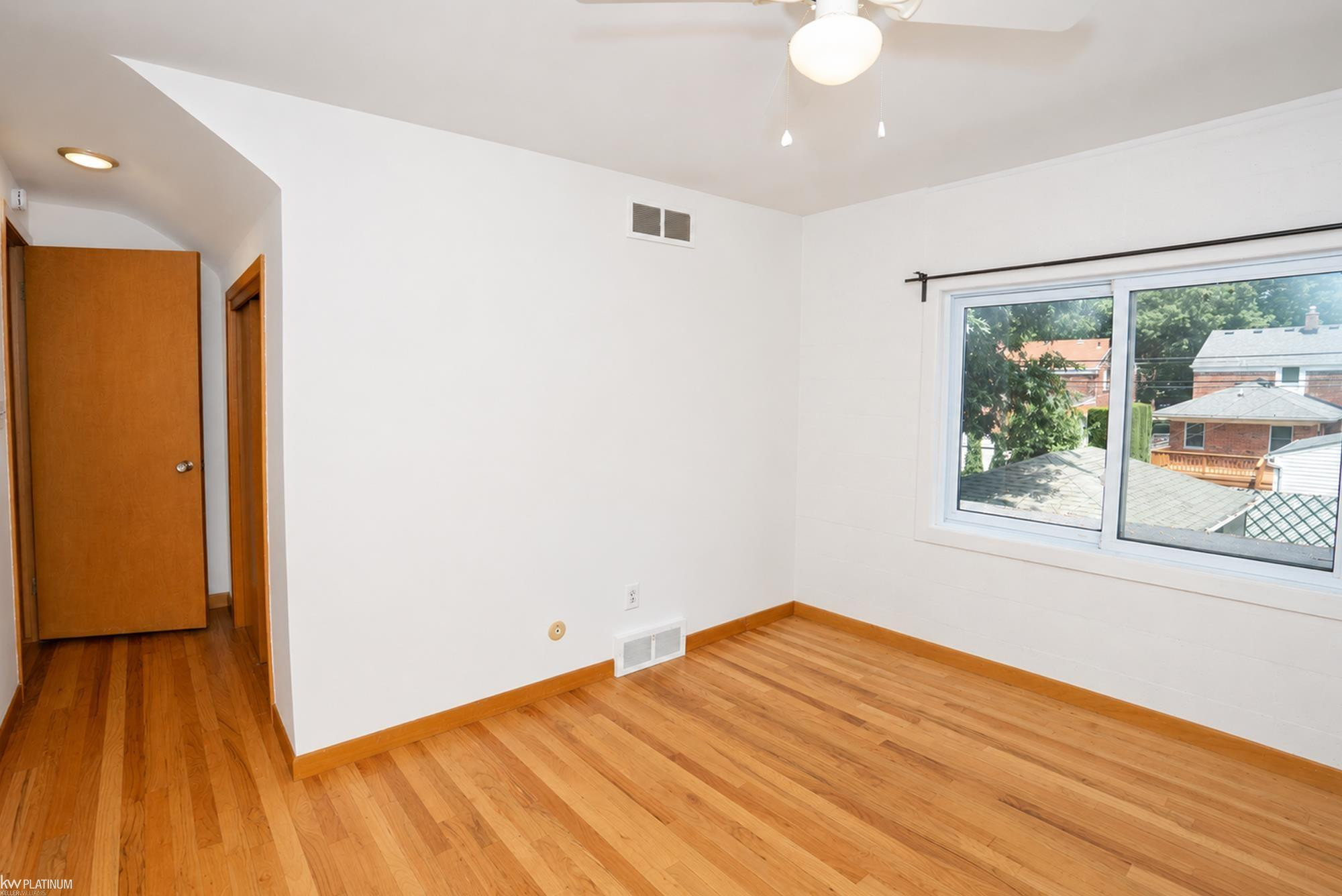 2118 Lennon Street, Grosse Pointe Woods, MI 48236 — Photo 29