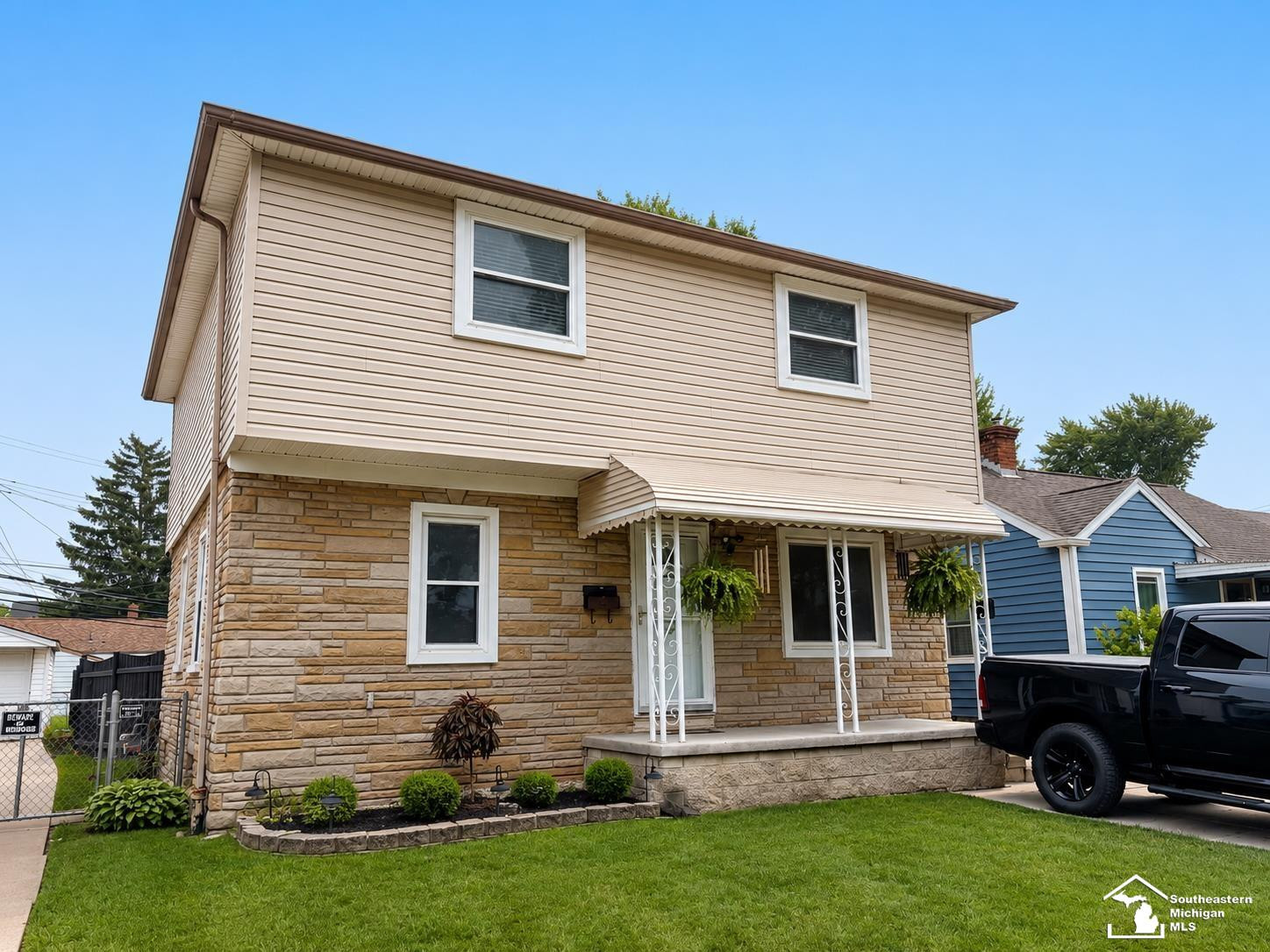 1099 Cora Street, Wyandotte, MI 48192