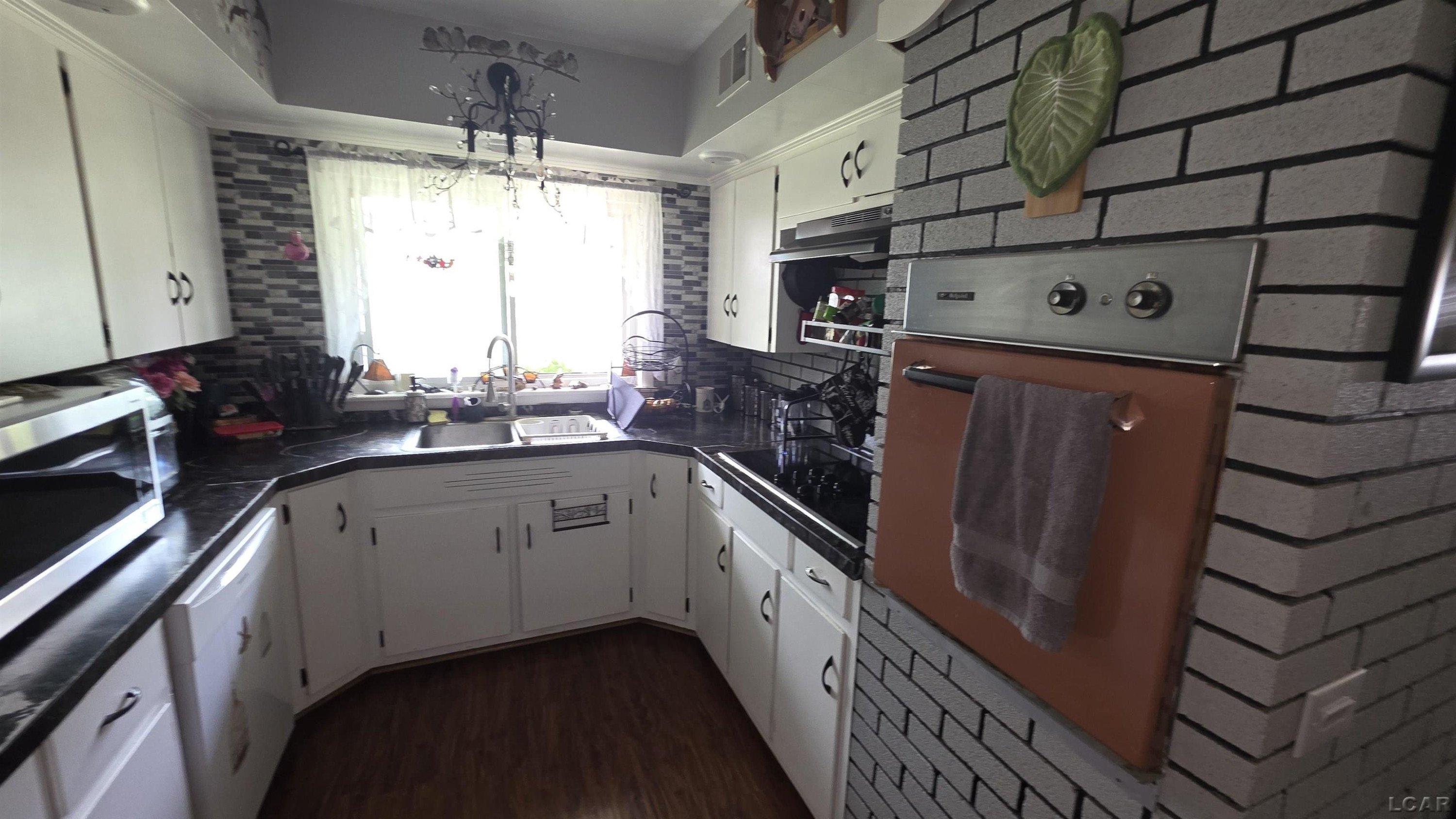 607 oak Street, Hudson, MI 49247 — Photo 5
