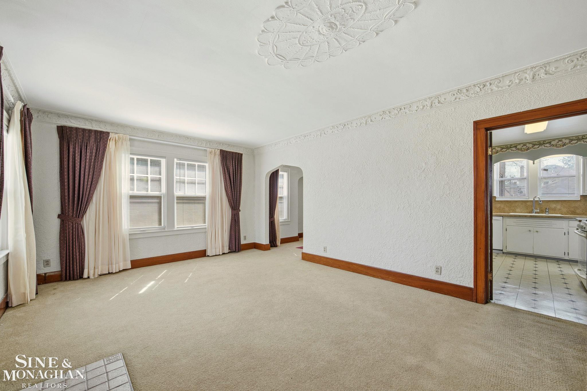 219 Lakewood Street - Photo 2