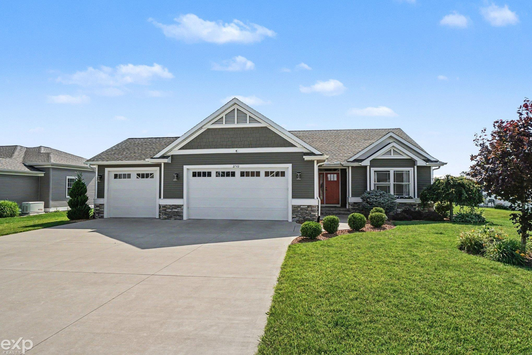 2743 Limerick Drive, Bay City, MI 48706