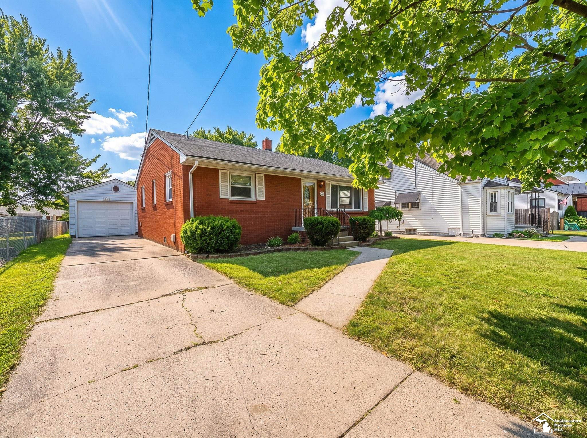 5929 Oakwood Drive, Monroe, MI 48161