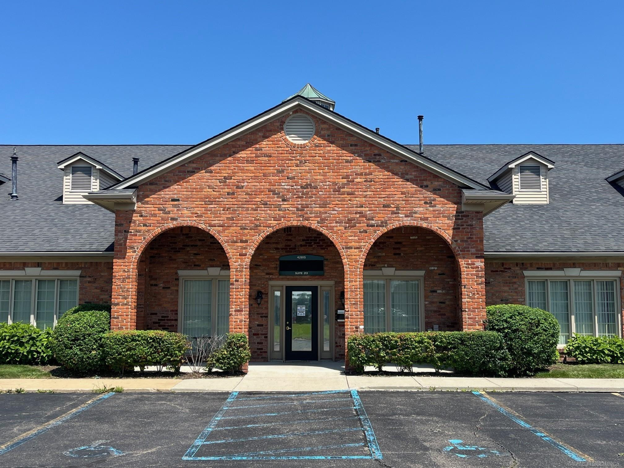 42815 Garfield Road, Suite 209, Clinton Twp, MI 48038