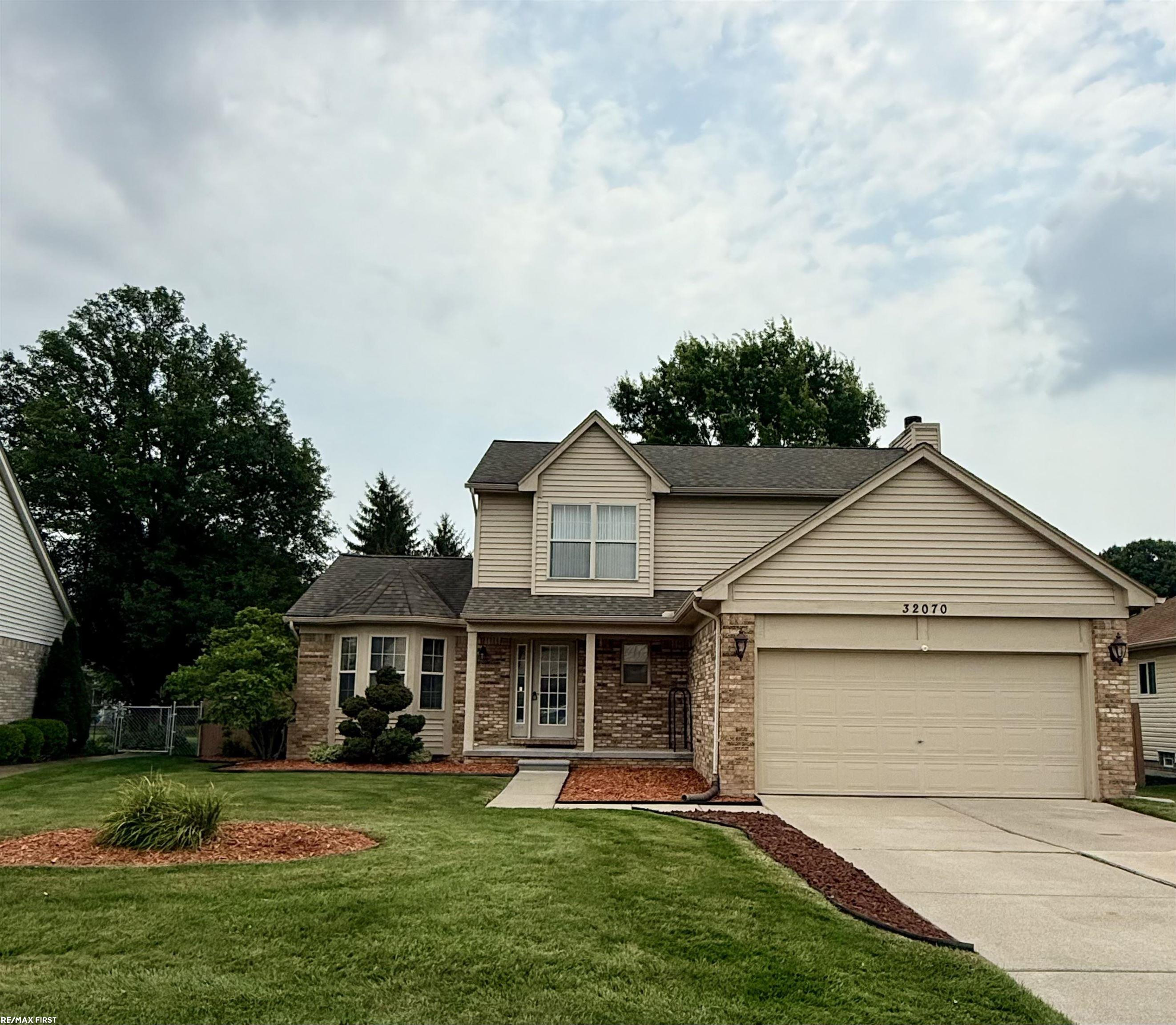 32070 Oakcrest Drive, New Baltimore, MI 48047