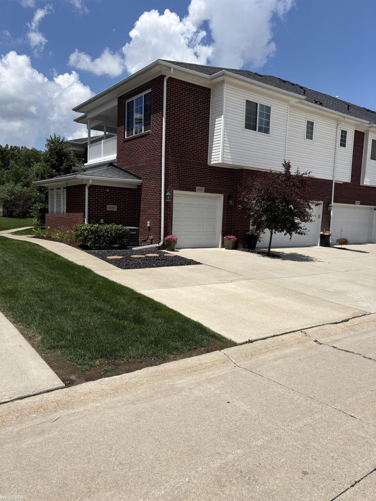 6989 Boulder Pointe Drive, Washington, MI