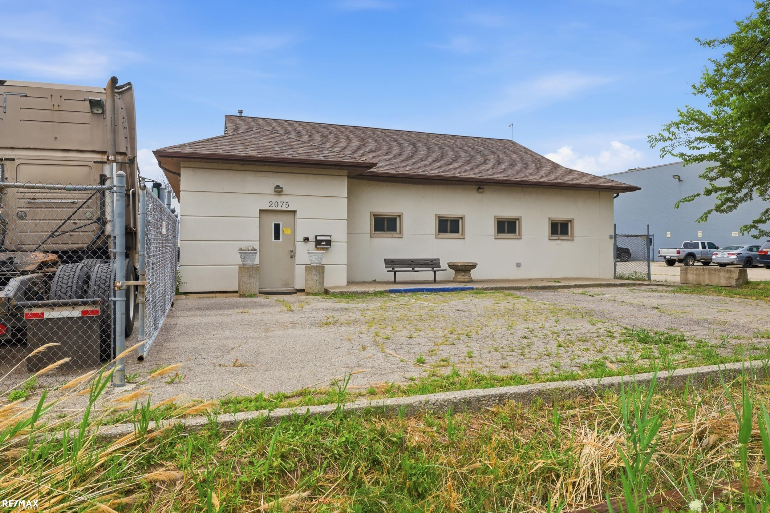 2075 Kenney Avenue, Warren, MI 48091