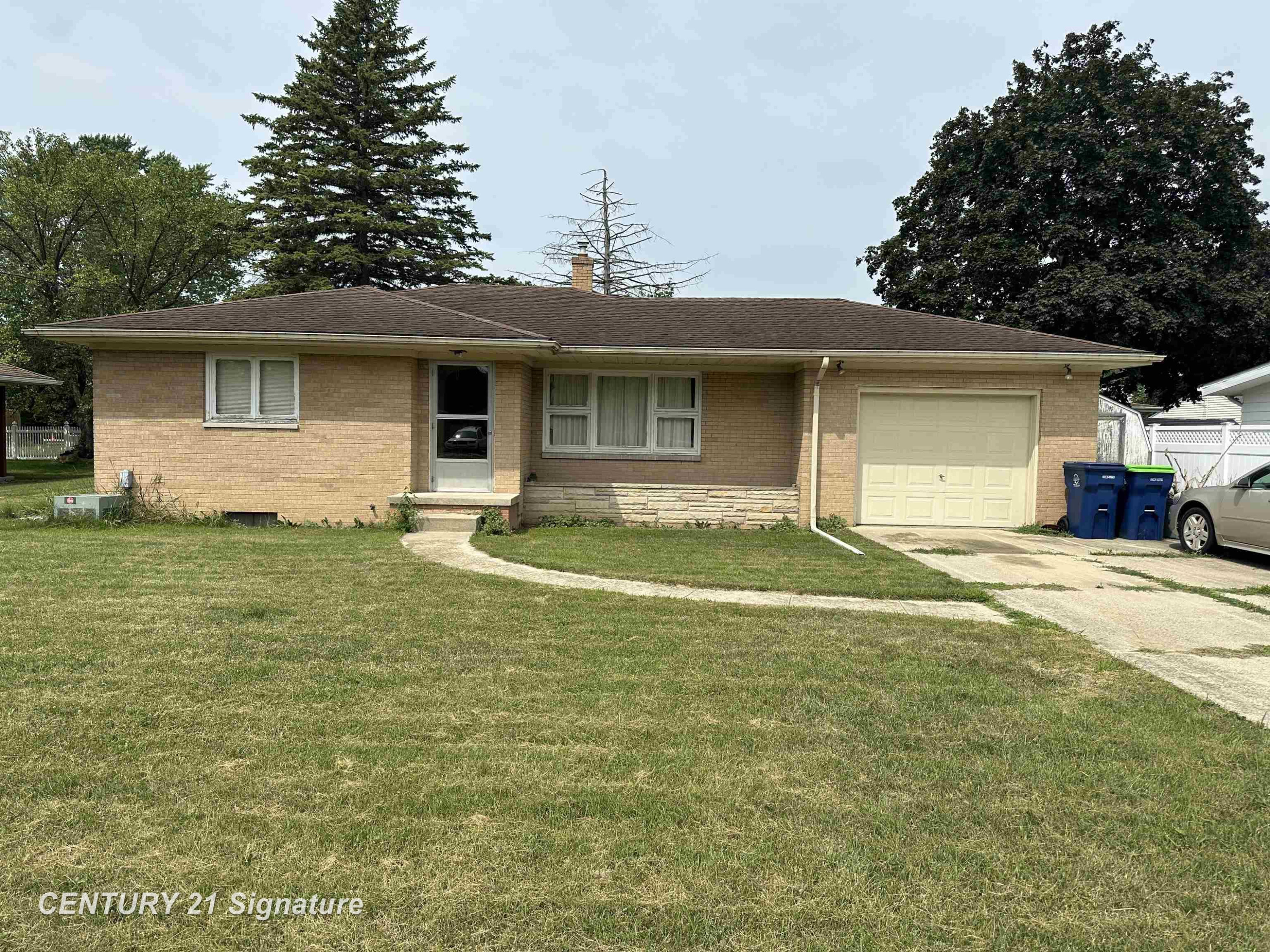 2587 Kuhlman Drive, Saginaw, MI 48603