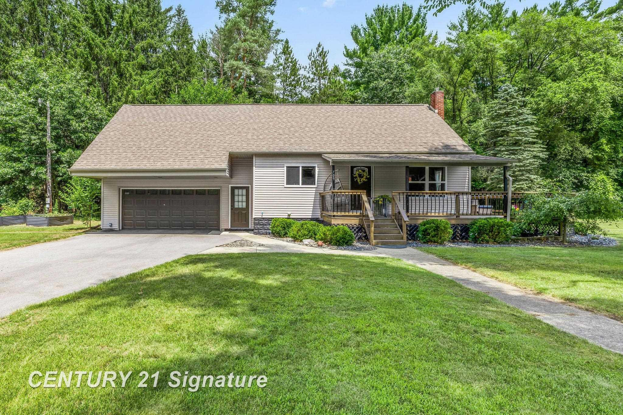 709 E Miller Road, Midland, MI 48640