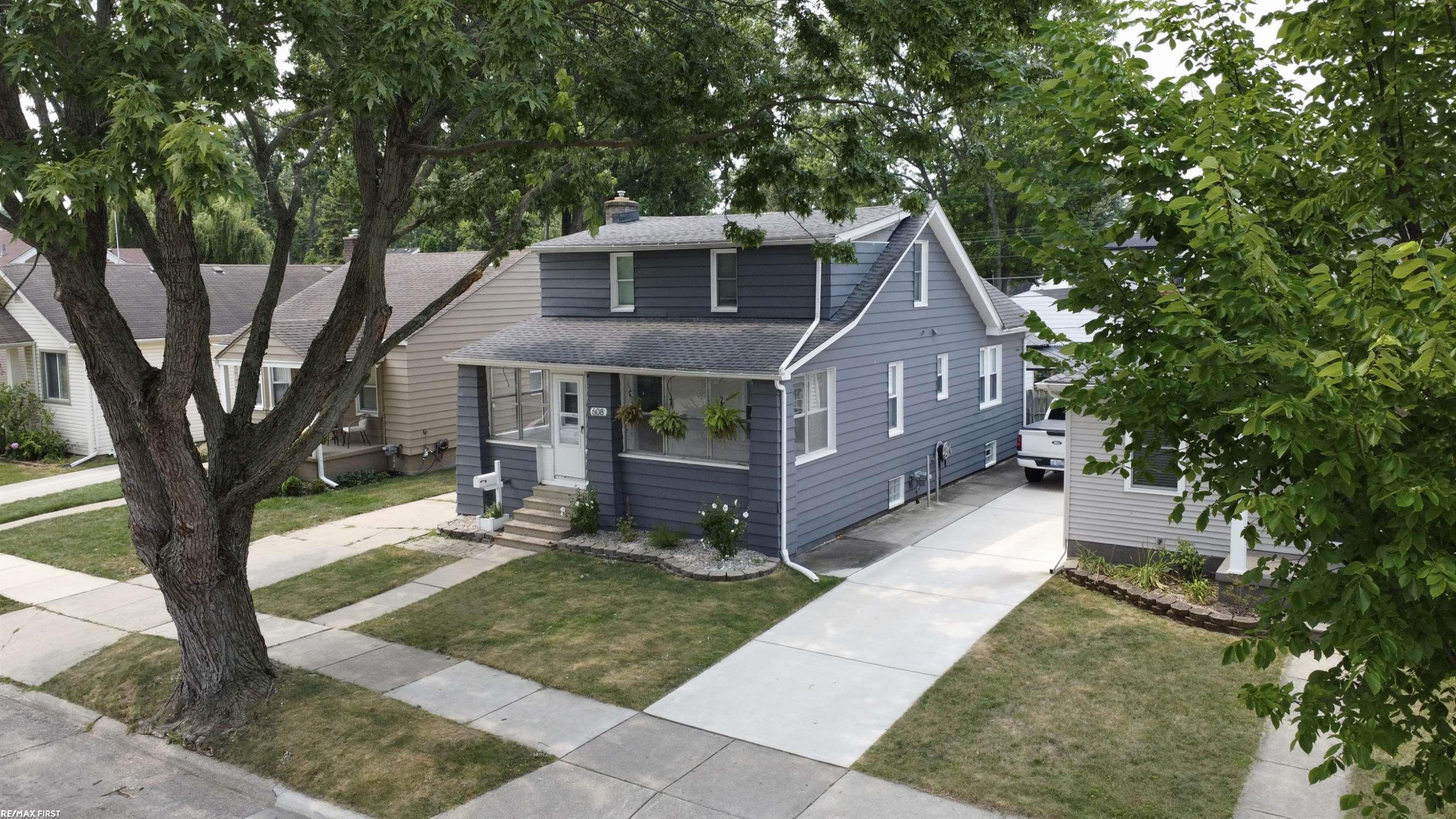 608 S Edgeworth Avenue, Royal Oak, MI 48067