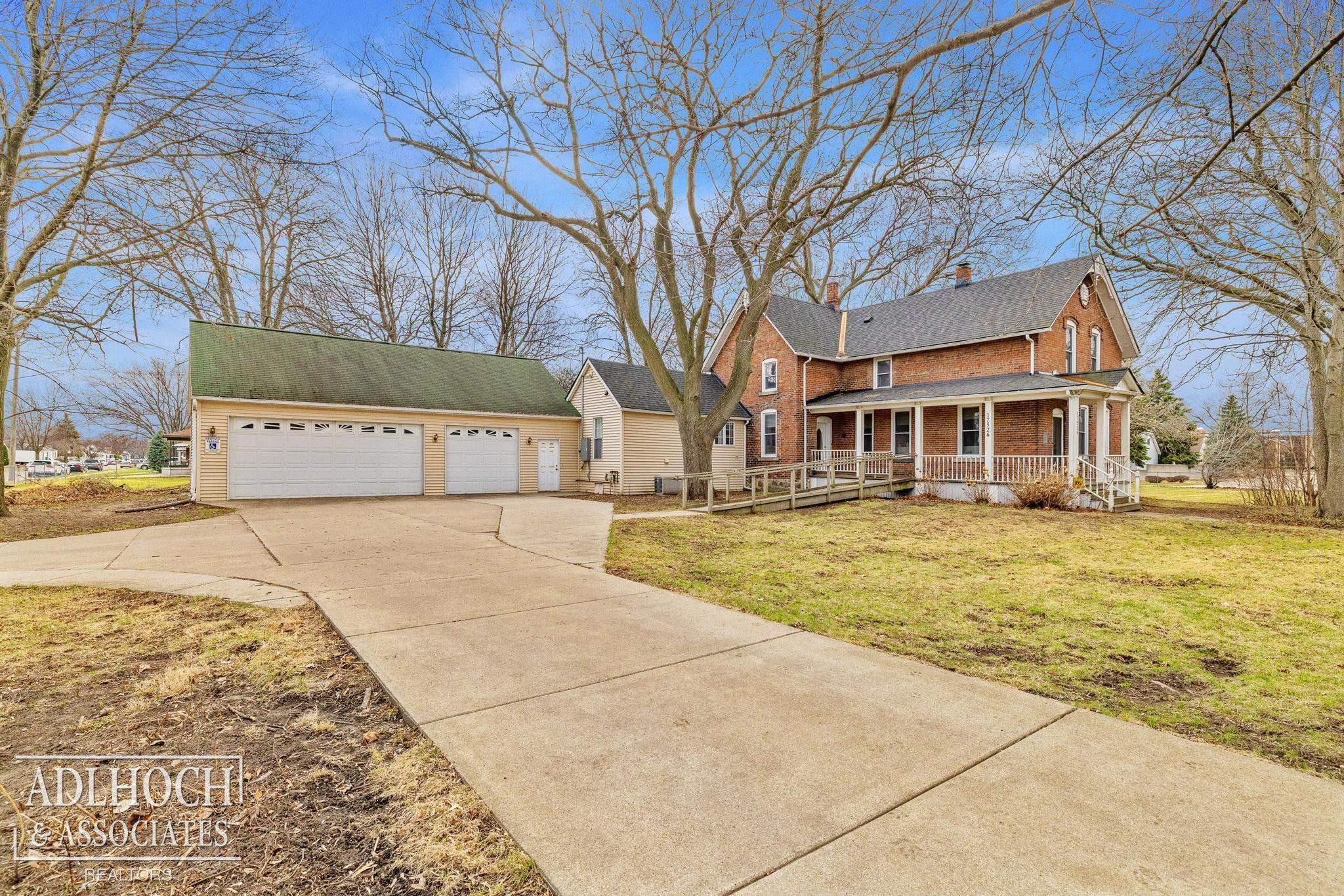 17526 E 10 Mile Road, Eastpointe, MI 48021