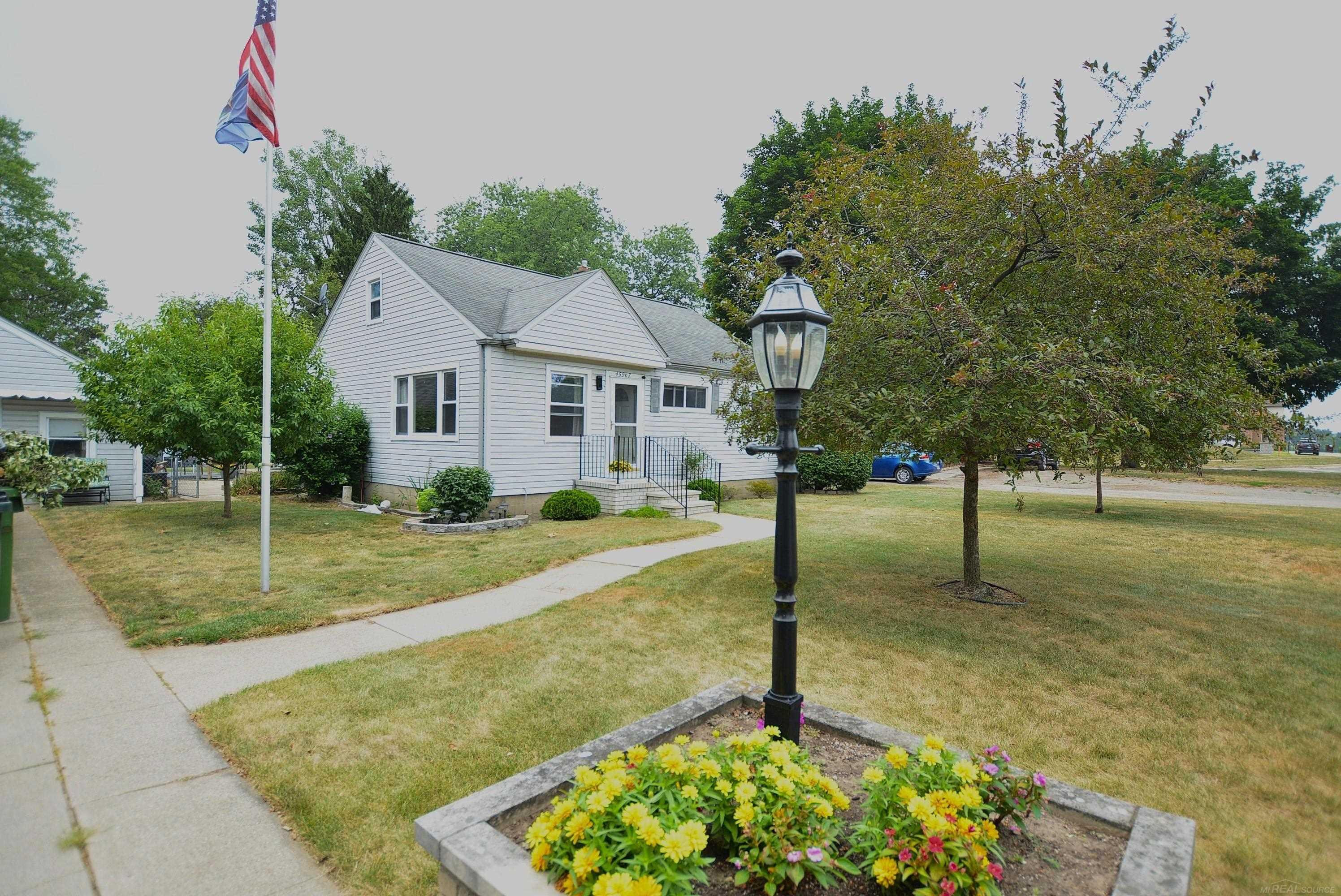 45967 Gable Inn Street, Utica, MI 48317