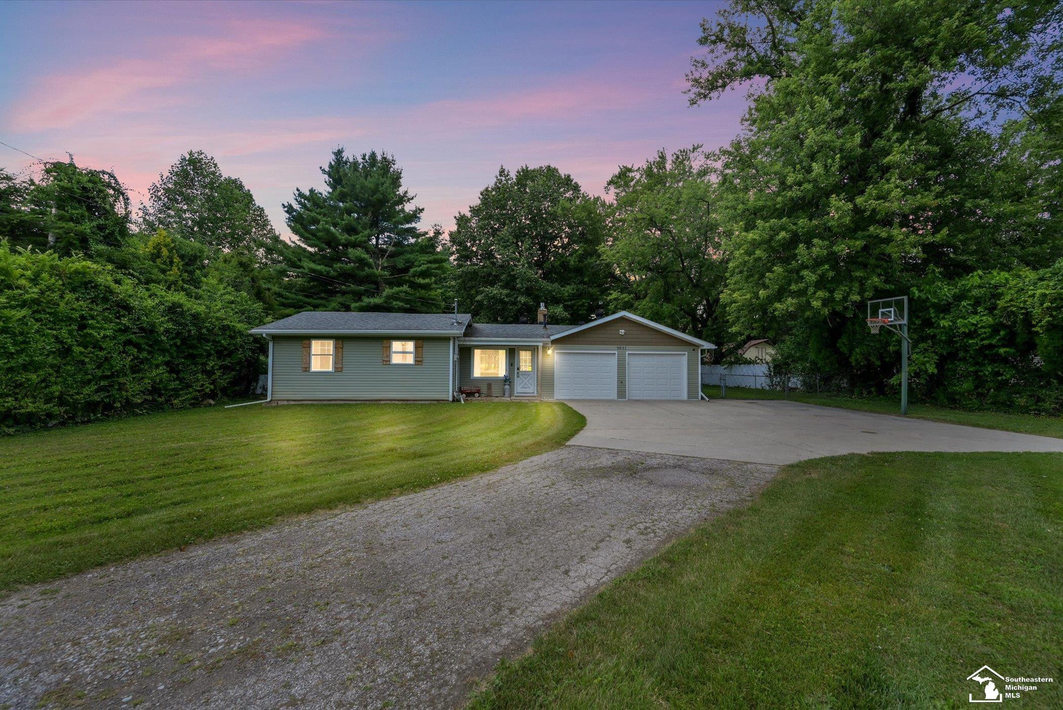 9831 Summerfield Road, Temperance, MI 48182