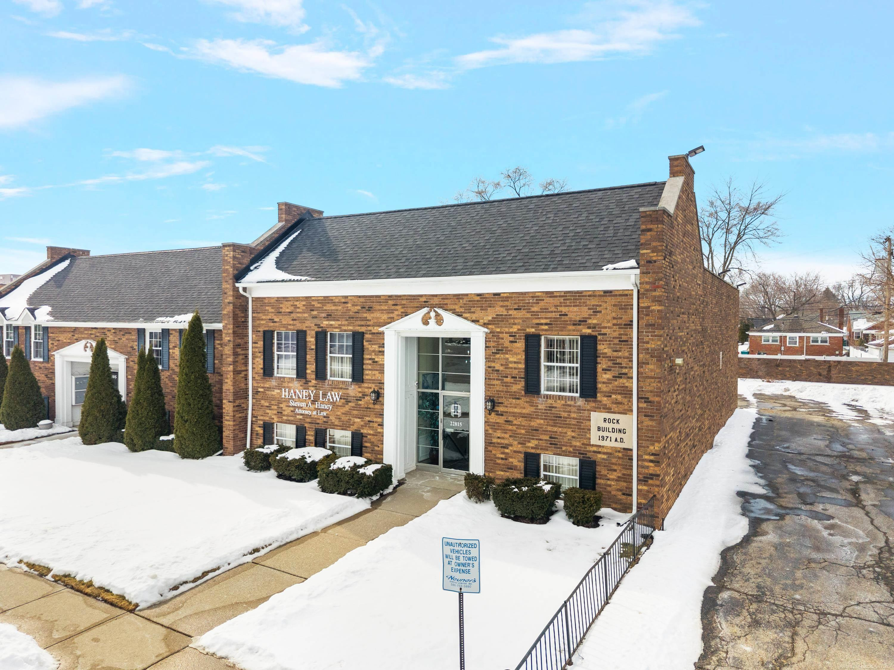 22815 Kelly Road, Eastpointe, MI 48021