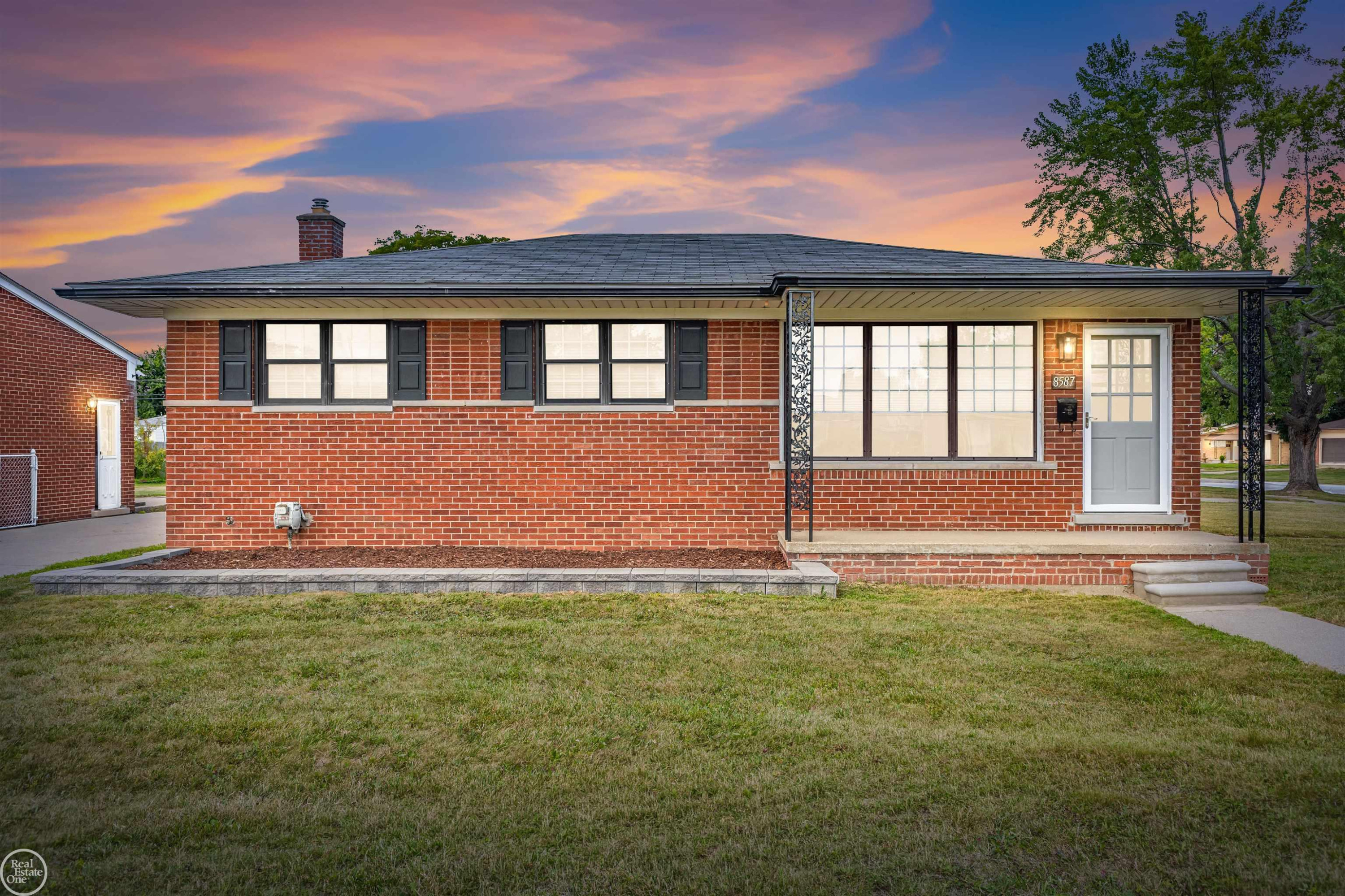 8587 Christine Street, Warren, MI 48093