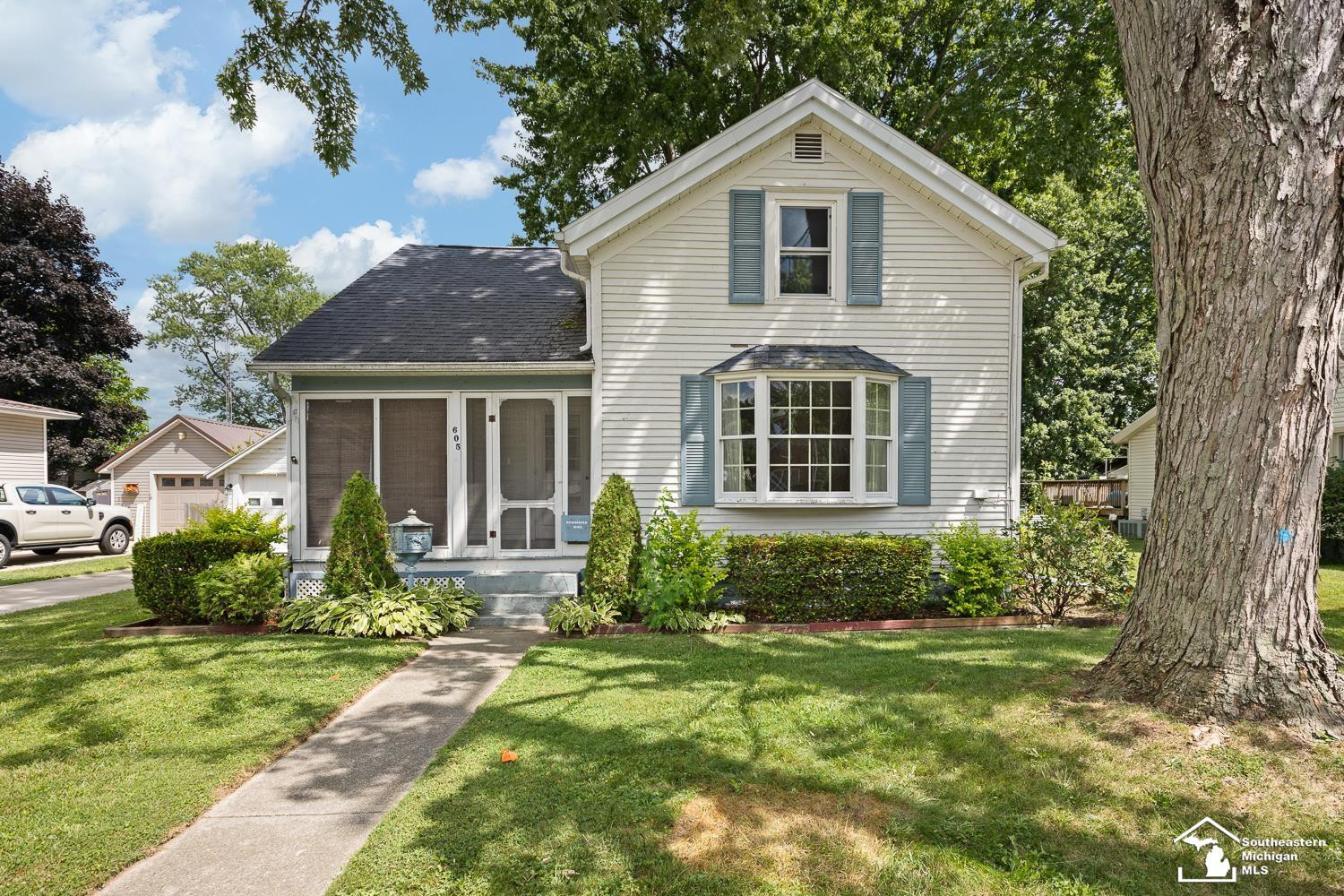 605 Giles Avenue, Blissfield, MI 49228