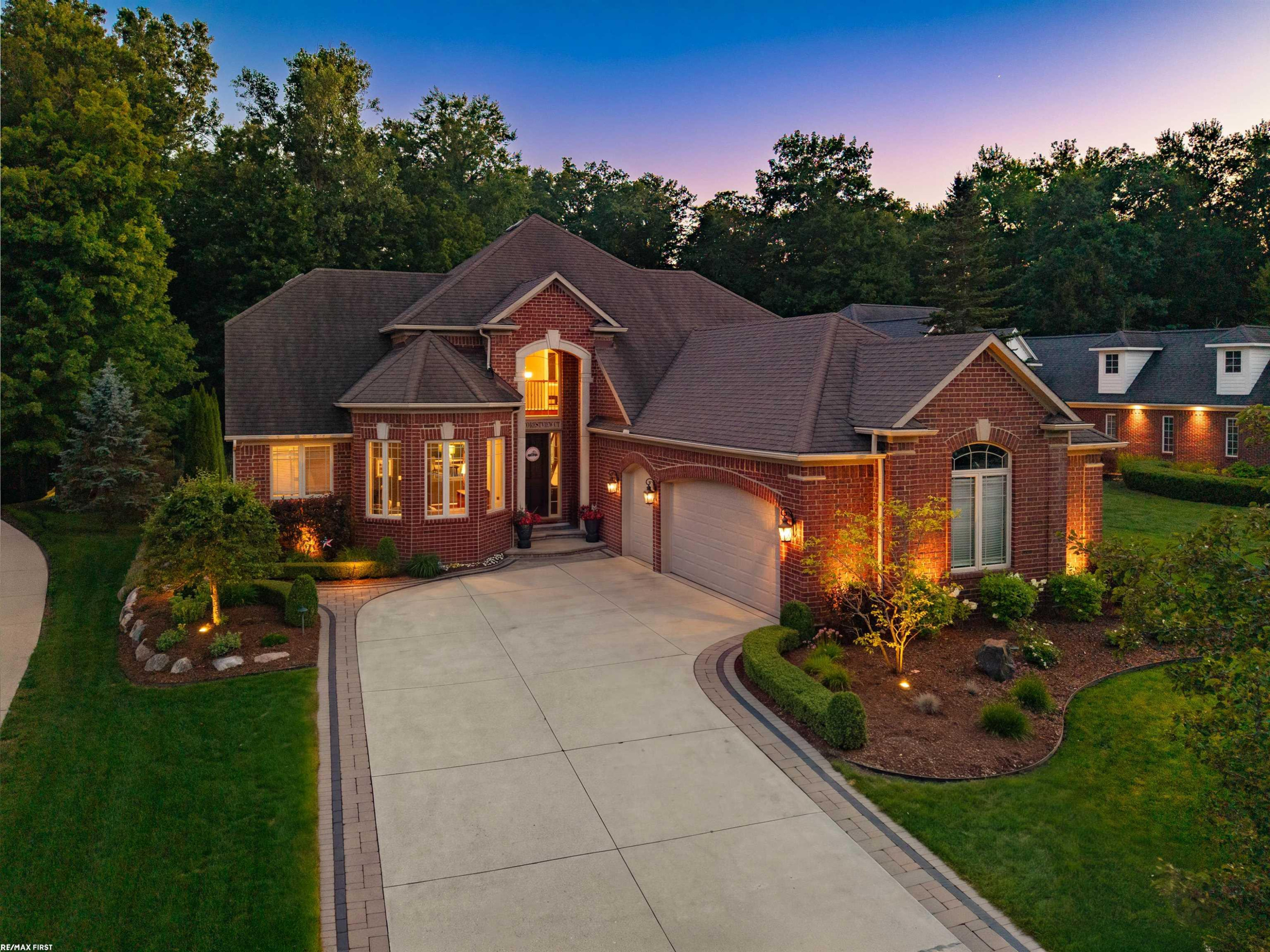 11270 Forest View Court, Washington, MI