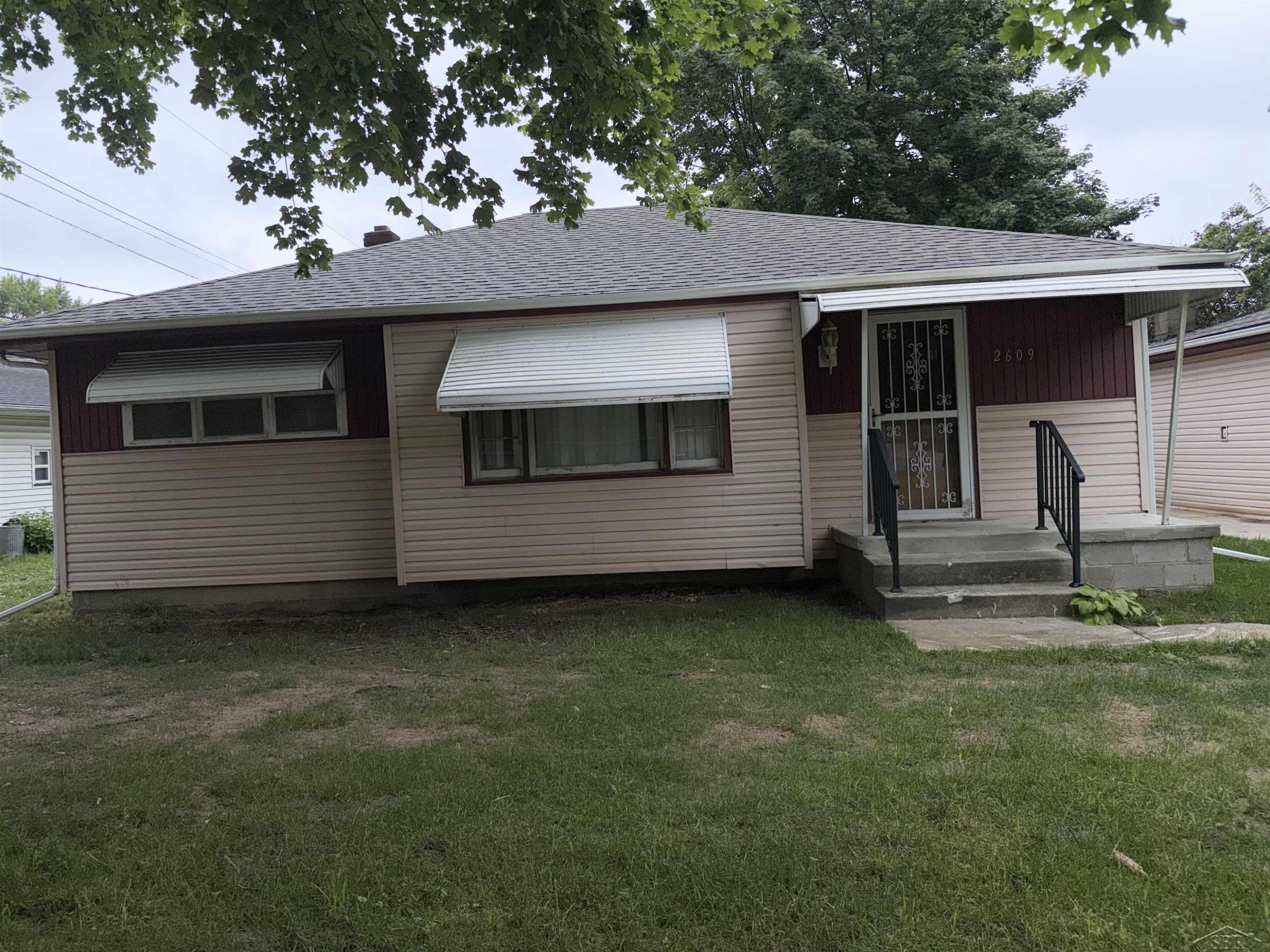 2609 S Outer Drive Drive, Saginaw, MI 48601