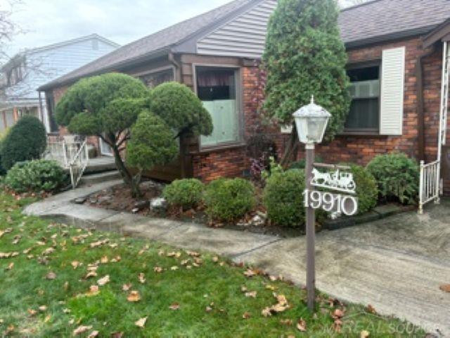 19910 Parkside Street, Saint Clair Shores, MI 48080
