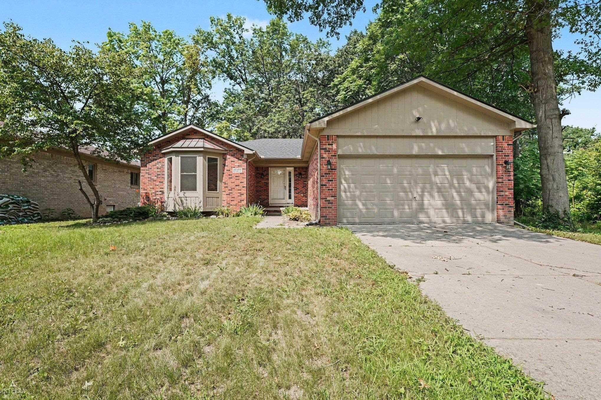 27277 Warner Avenue, Warren, MI 48092