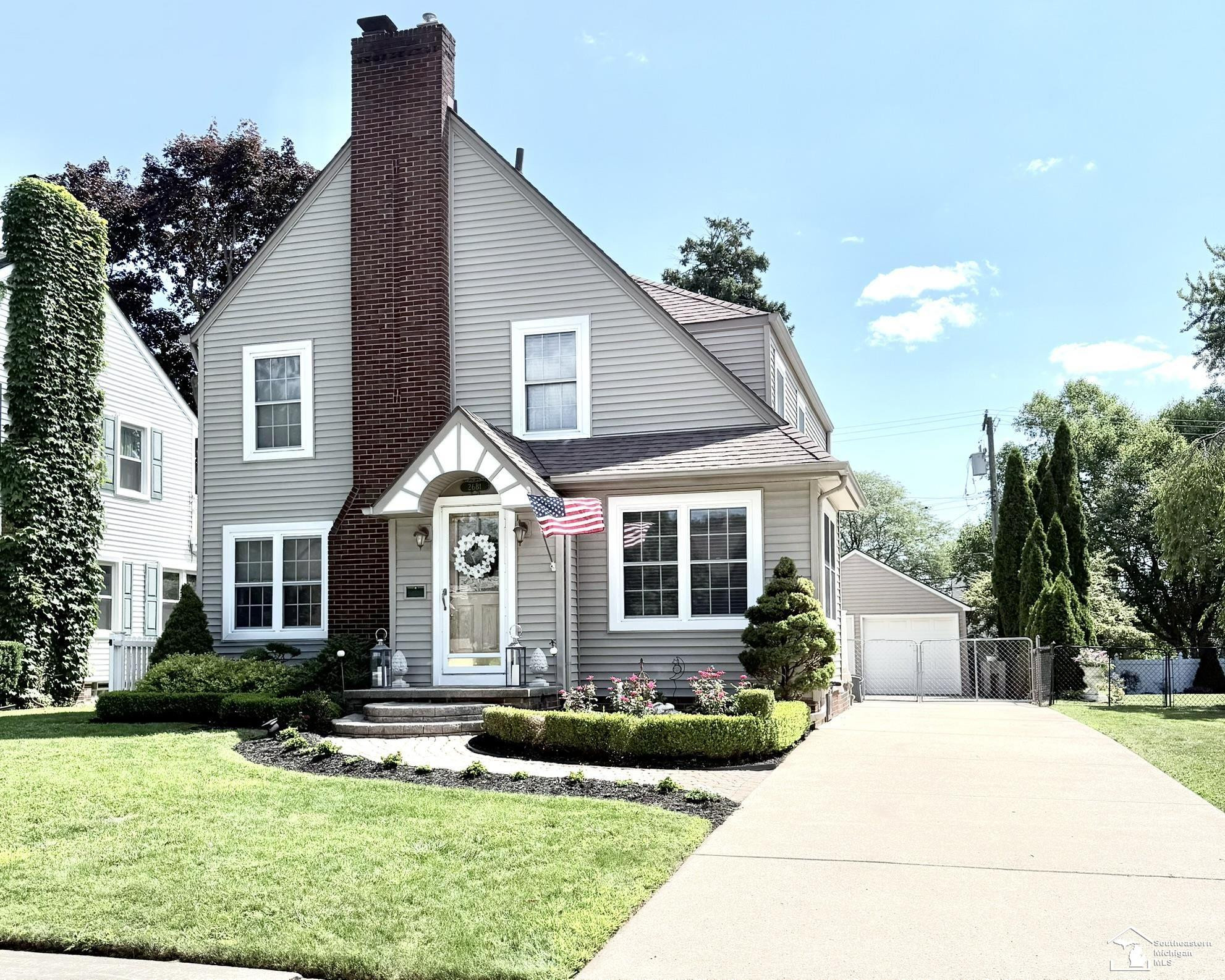 2681 LENOX Street, Trenton, MI 48183