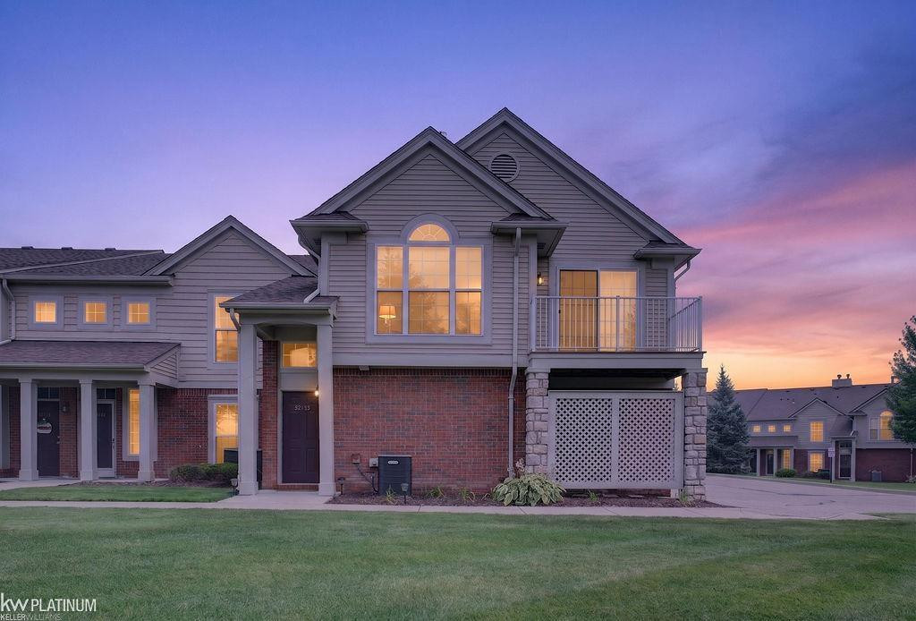 52133 Naugatuck Drive, Macomb, MI 48042