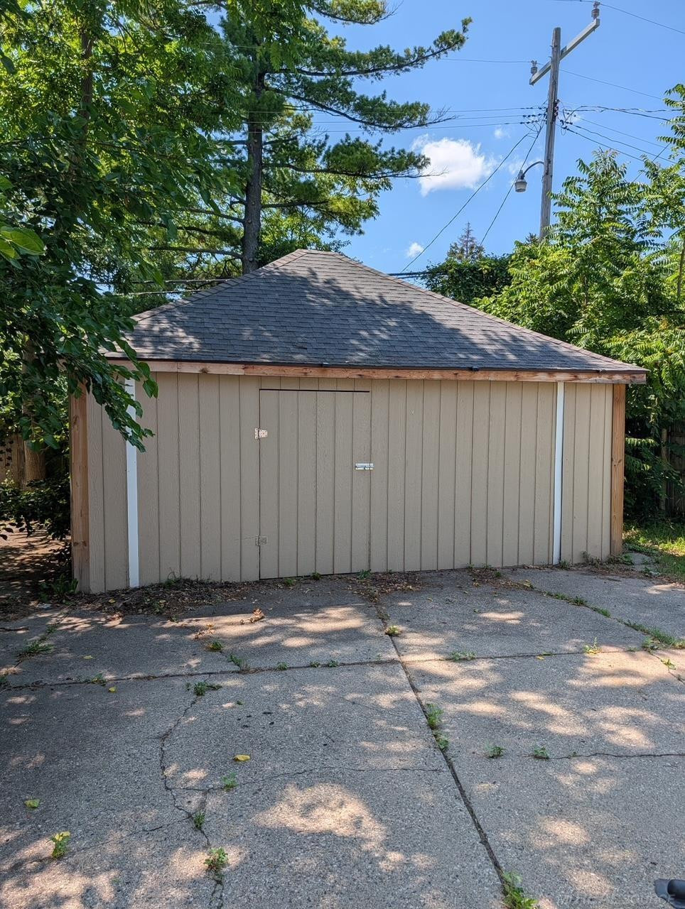 19209 Helen Street - Photo 2