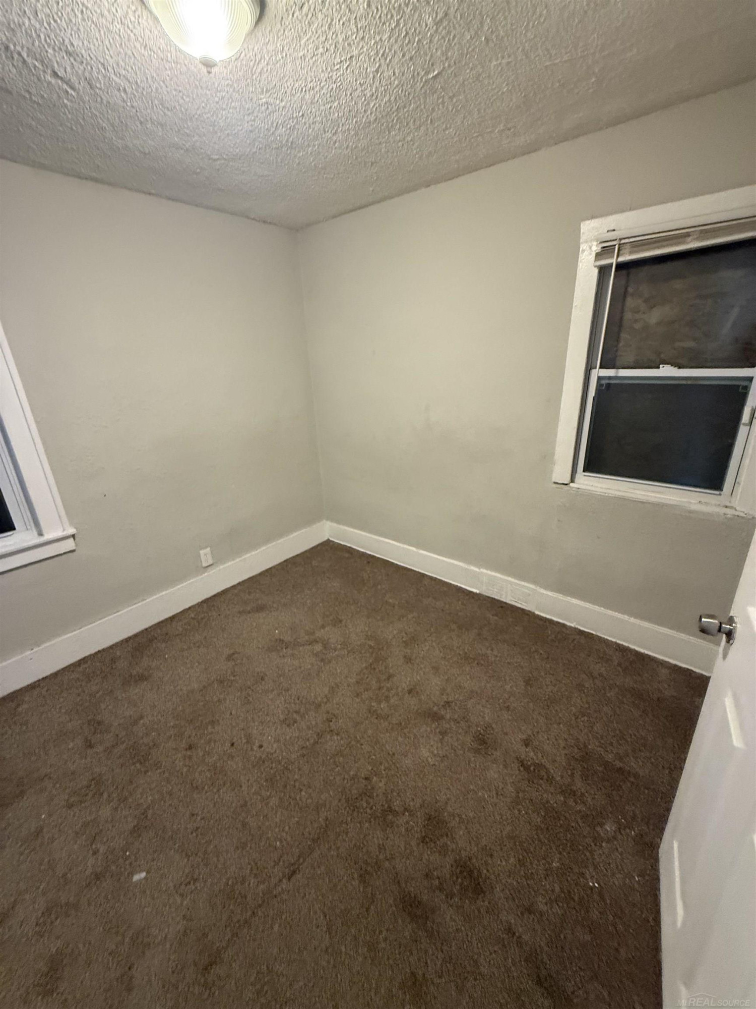 19209 Helen Street - Photo 3