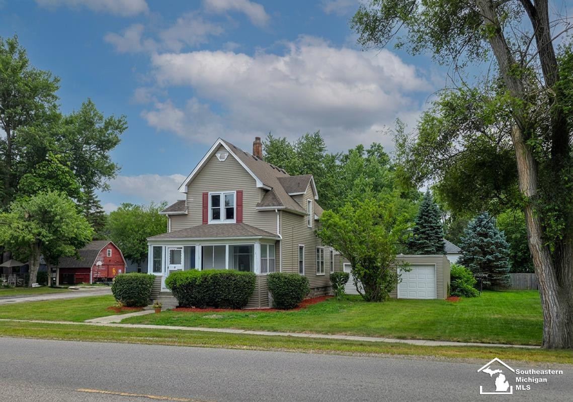 611 Monroe Street, Carleton, MI 48117