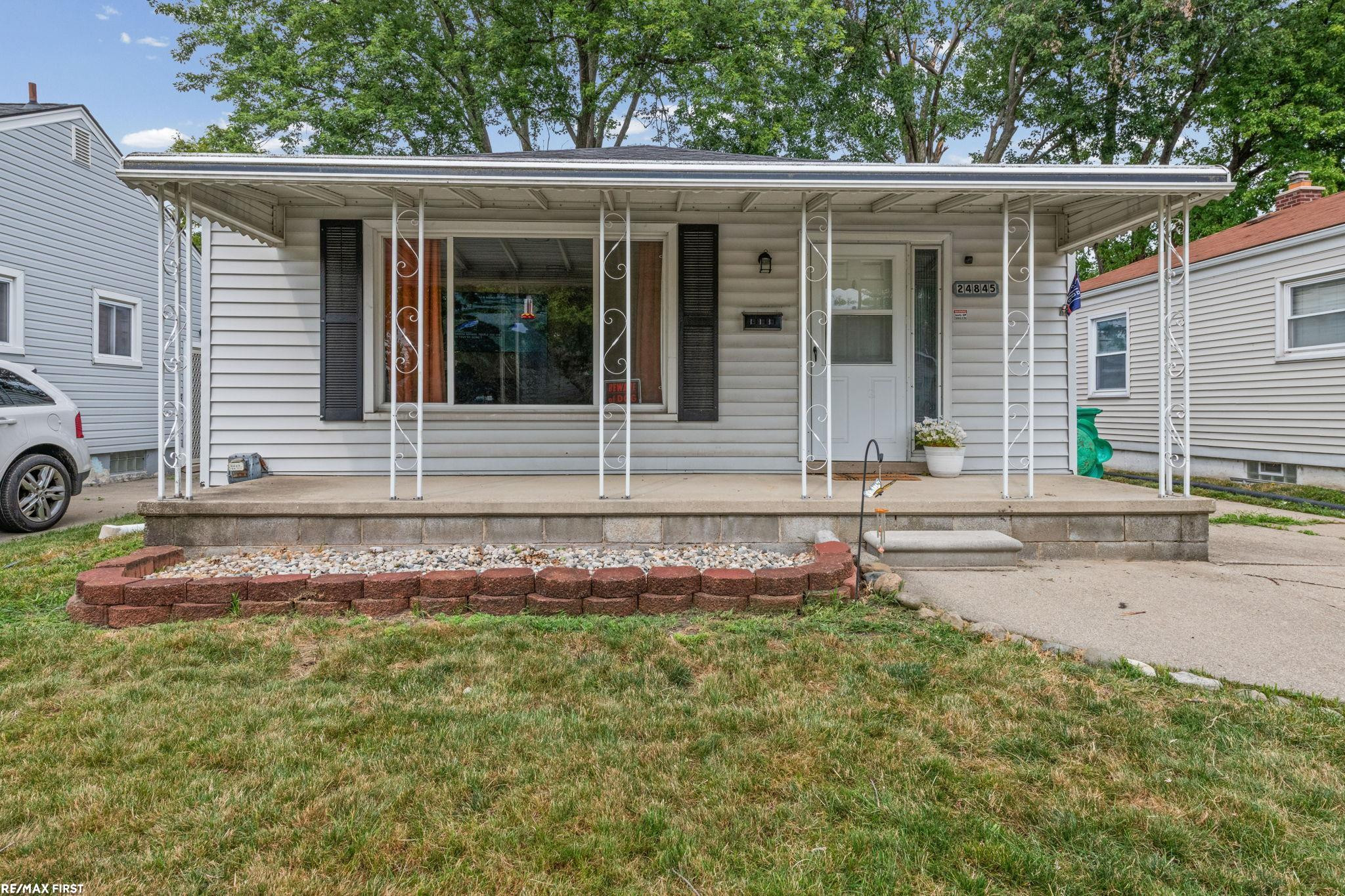24845 Lambrecht Ave Road, Eastpointe, MI 48021