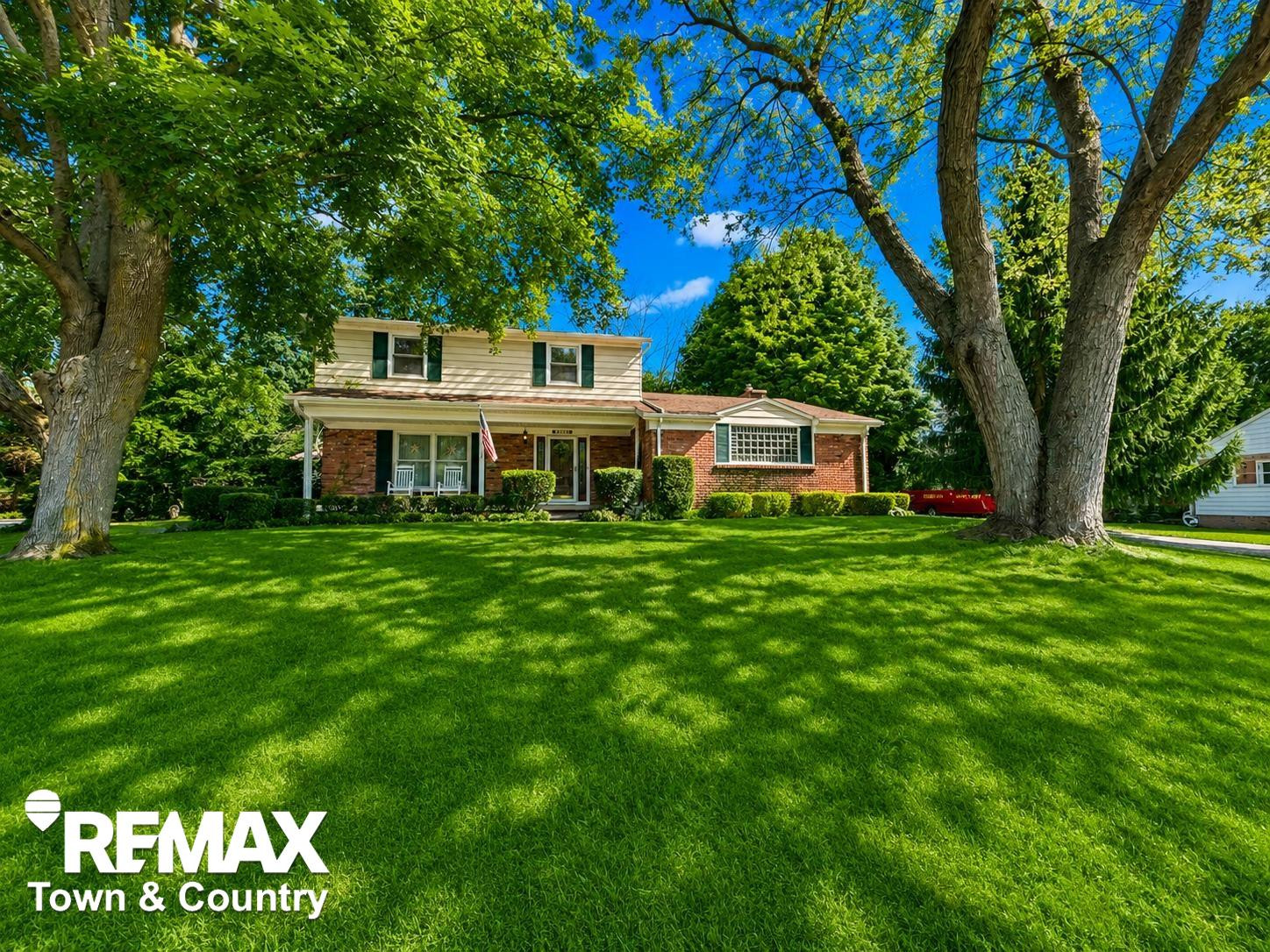 2516 Redwood Drive, Flushing, MI 48433