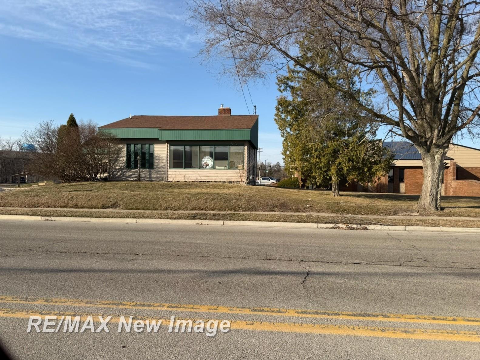 402 Bayliss Street, Midland, MI 48640