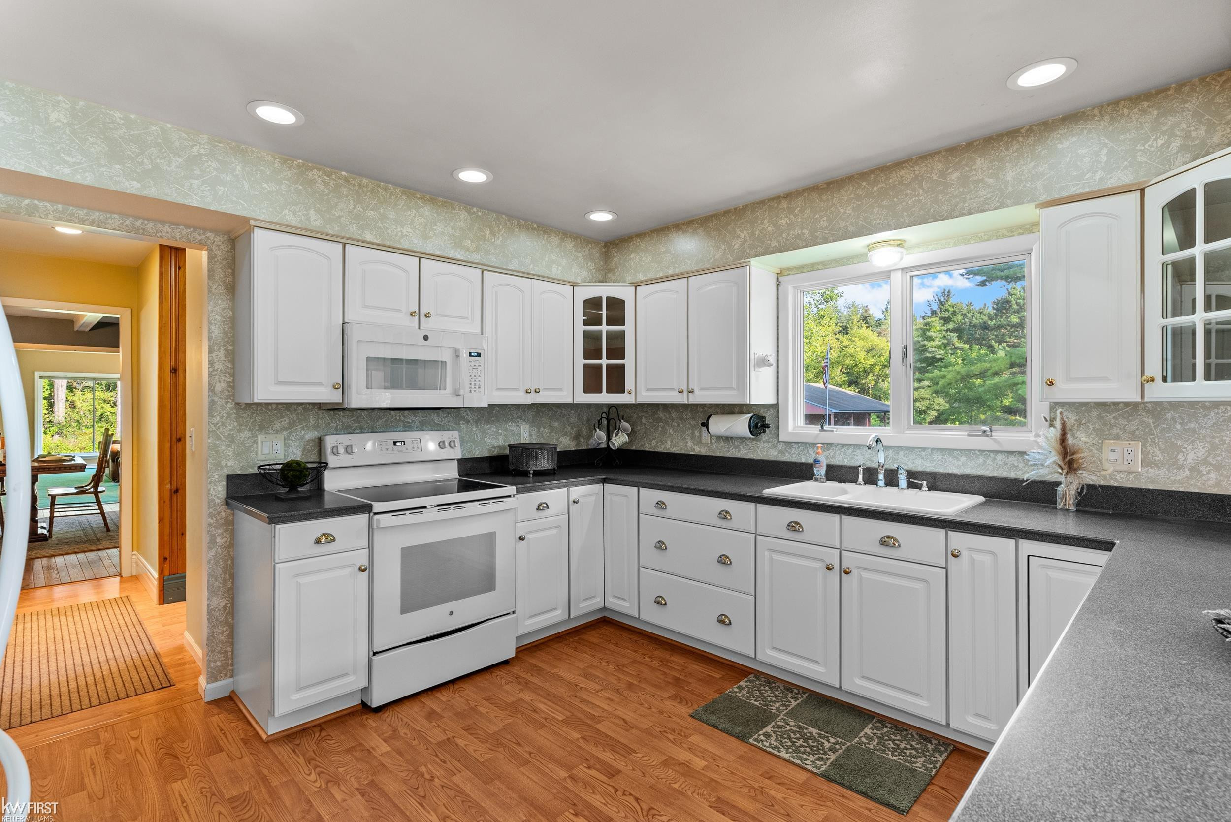 1061 Rose Center Road - Photo 3