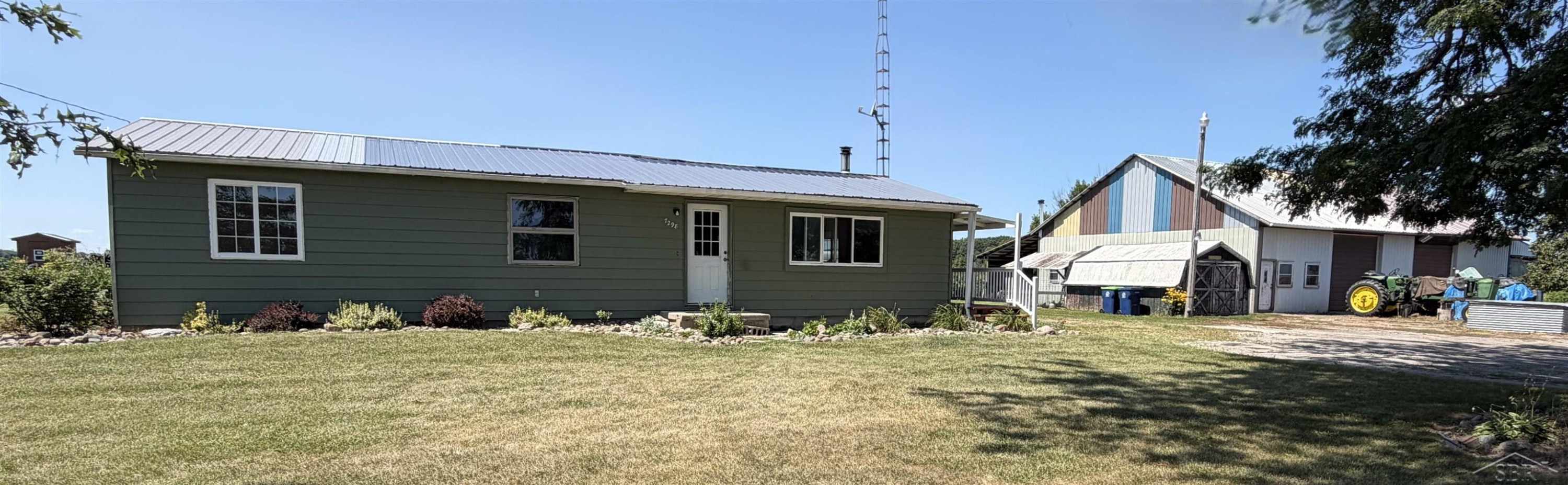 7298 S Brennan Road, Saint Charles, MI 48655