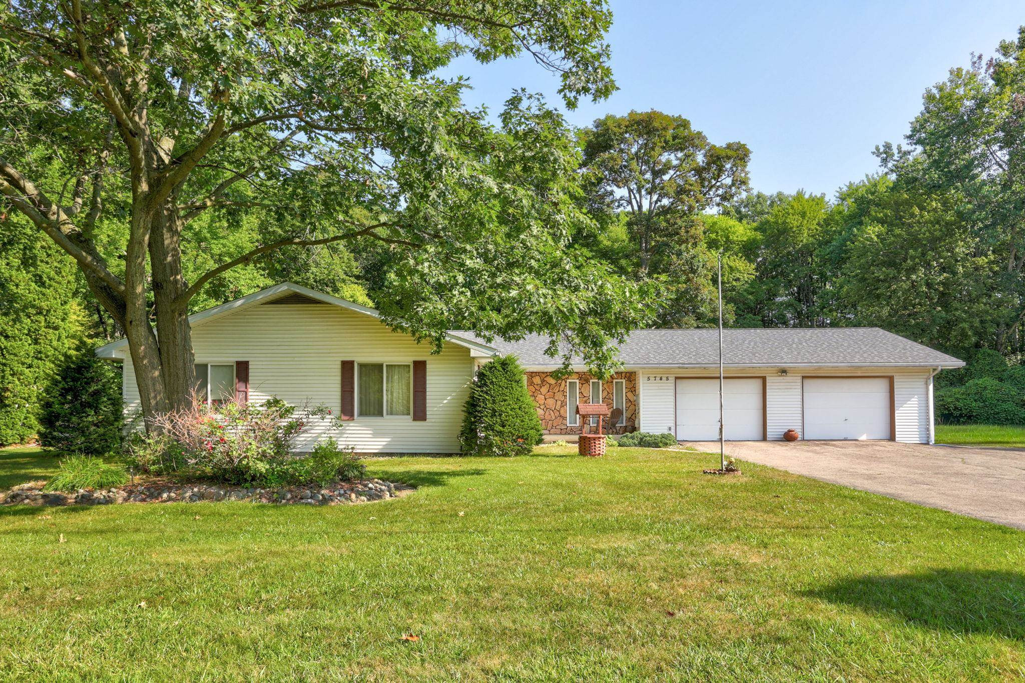 5745 E Townline Road, Birch Run, MI 48415