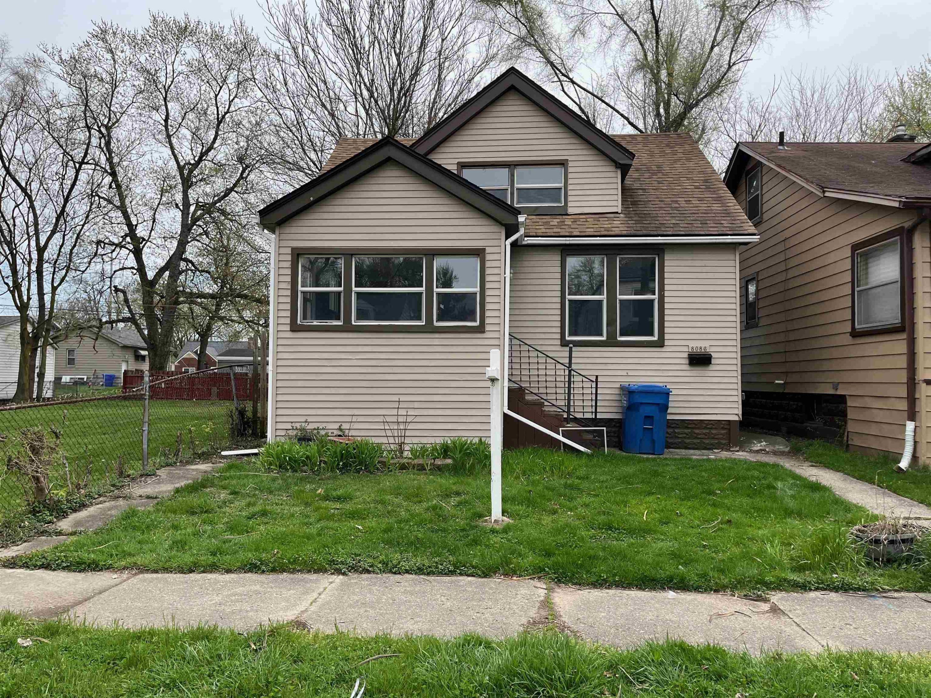 8086 Jackson Avenue, Warren, MI 48089