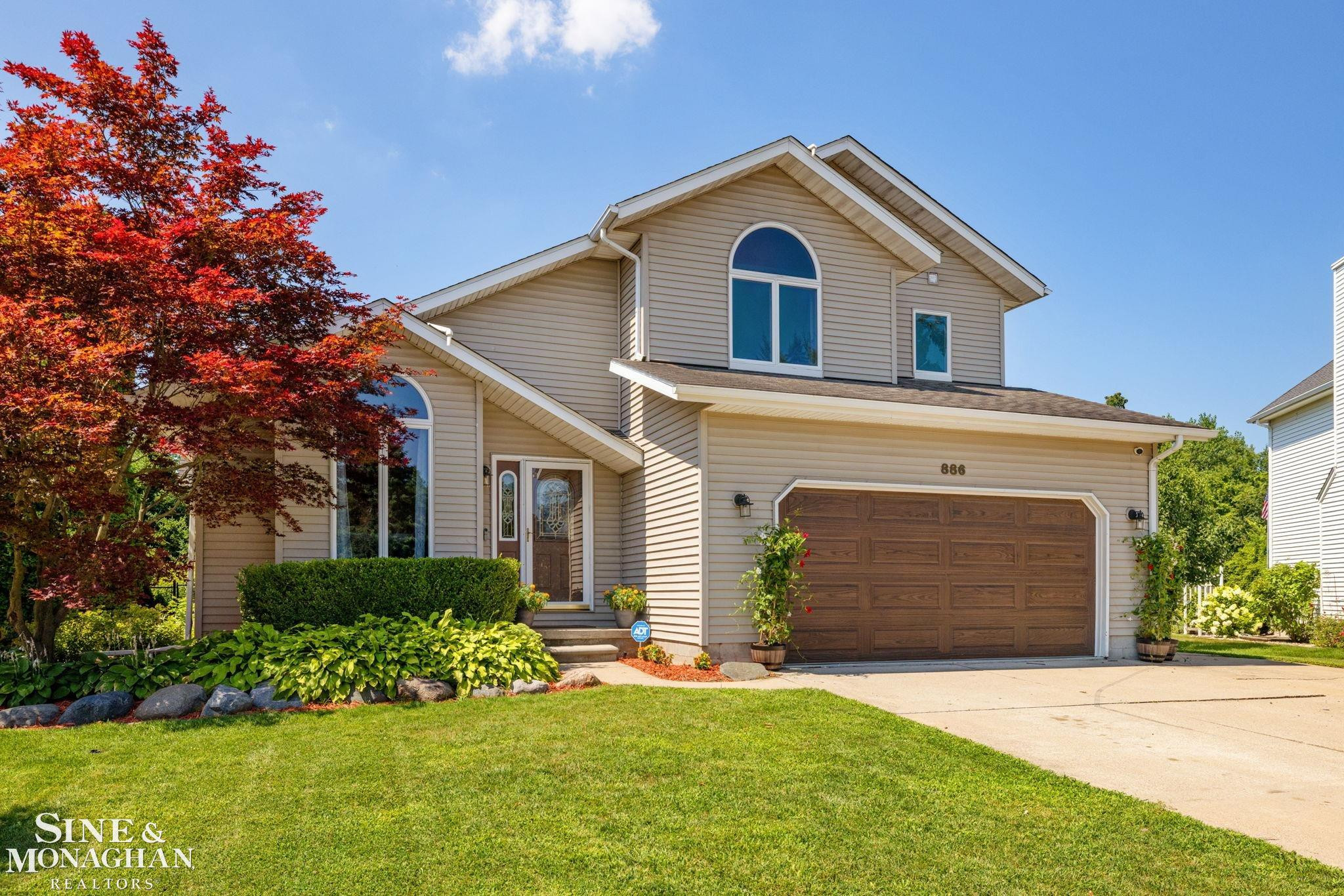 886 Montana Street, Marysville, MI 48040