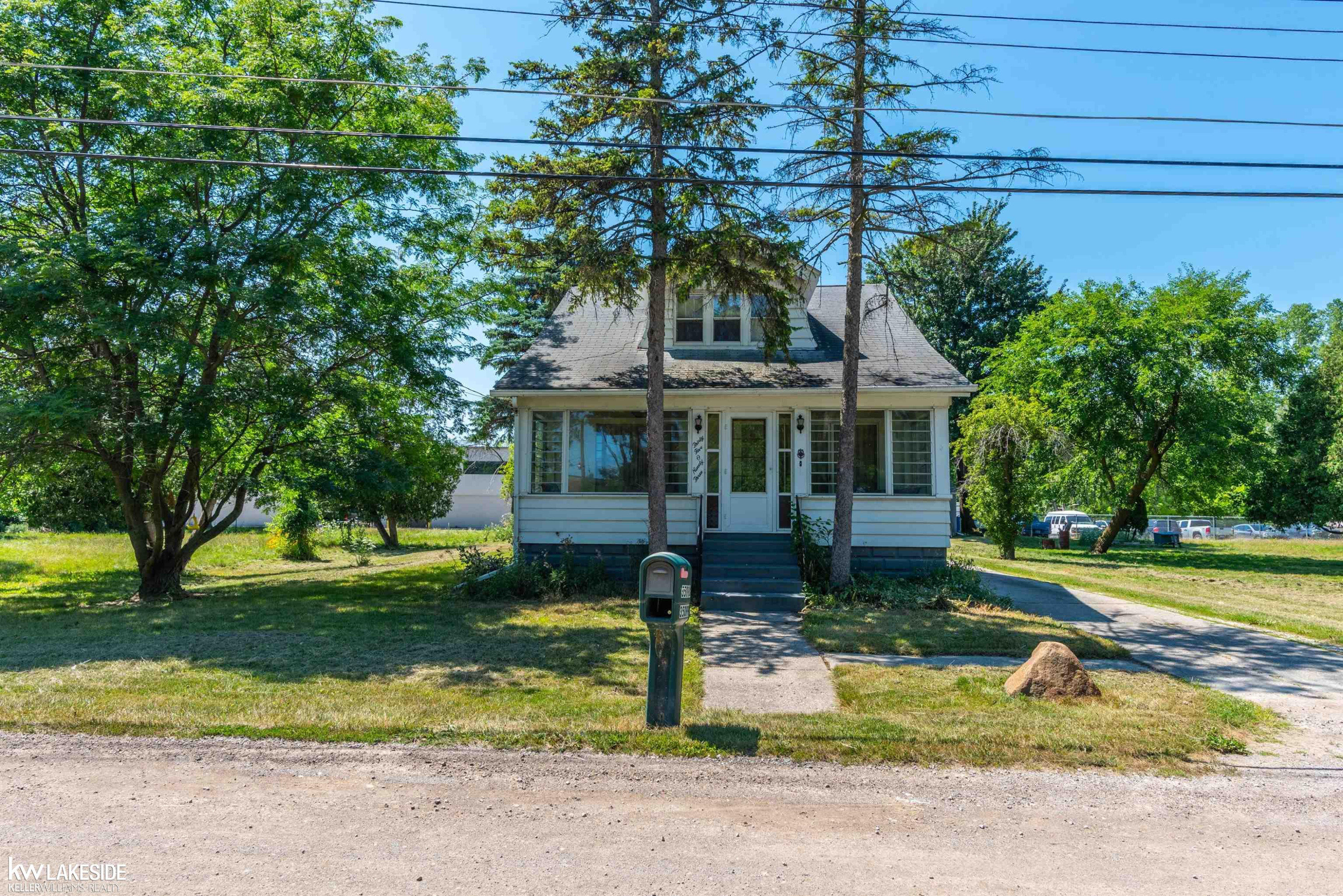 35093 Hengesbach Drive, Clinton Twp, MI 48035