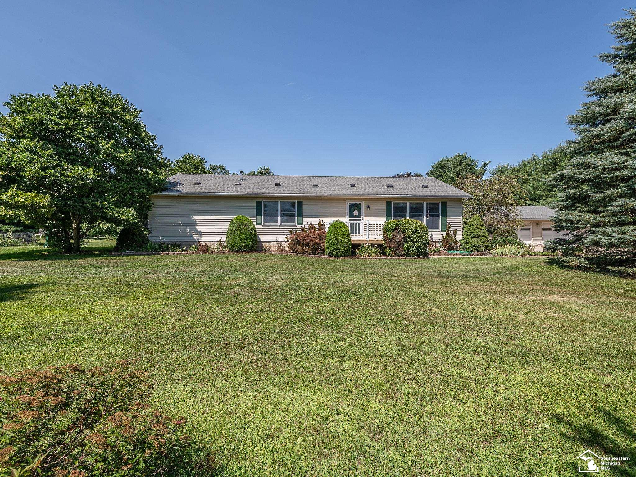14436 Carroll Road, Blissfield, MI 49228