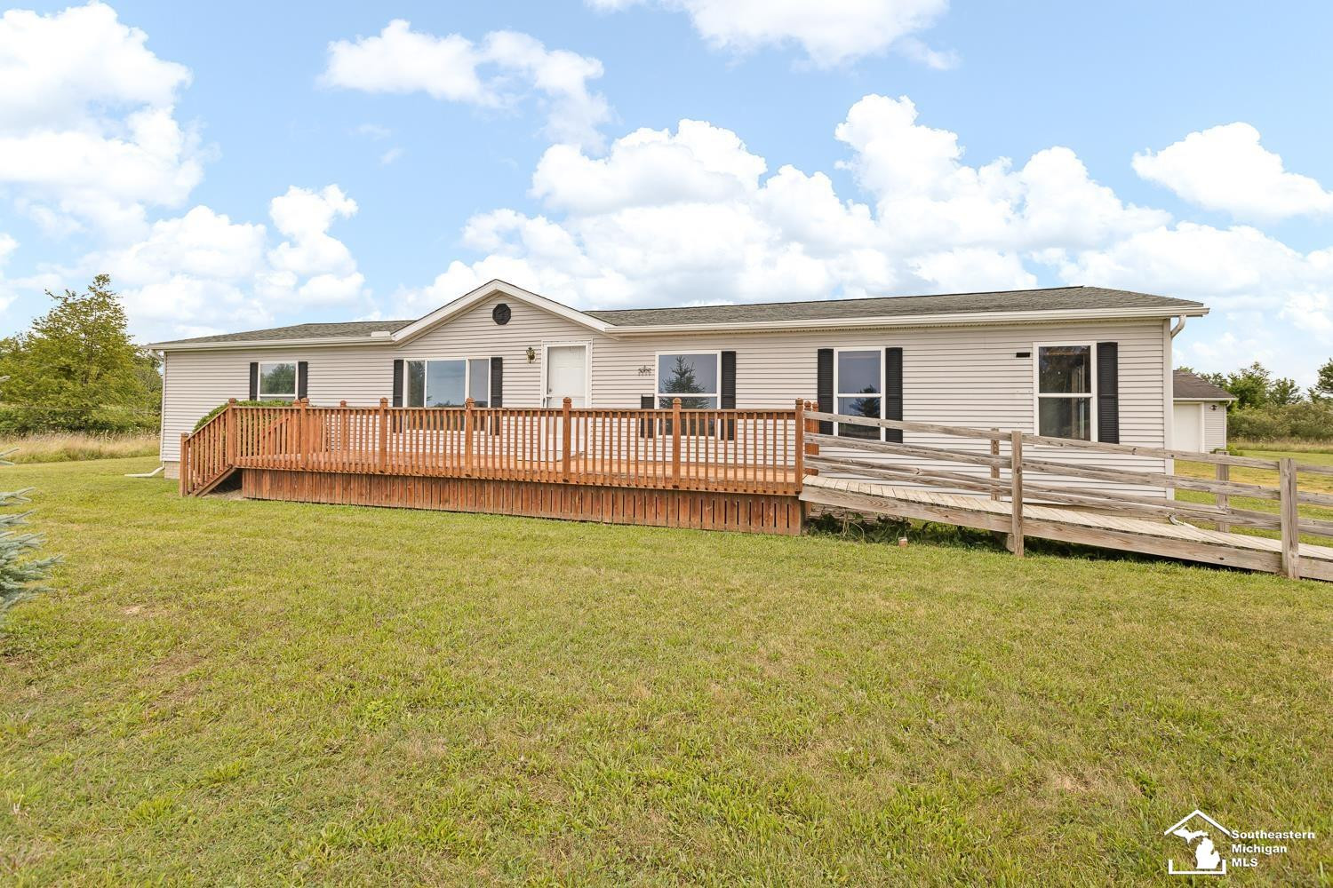 5445 Whaley Highway, Clayton, MI 49235
