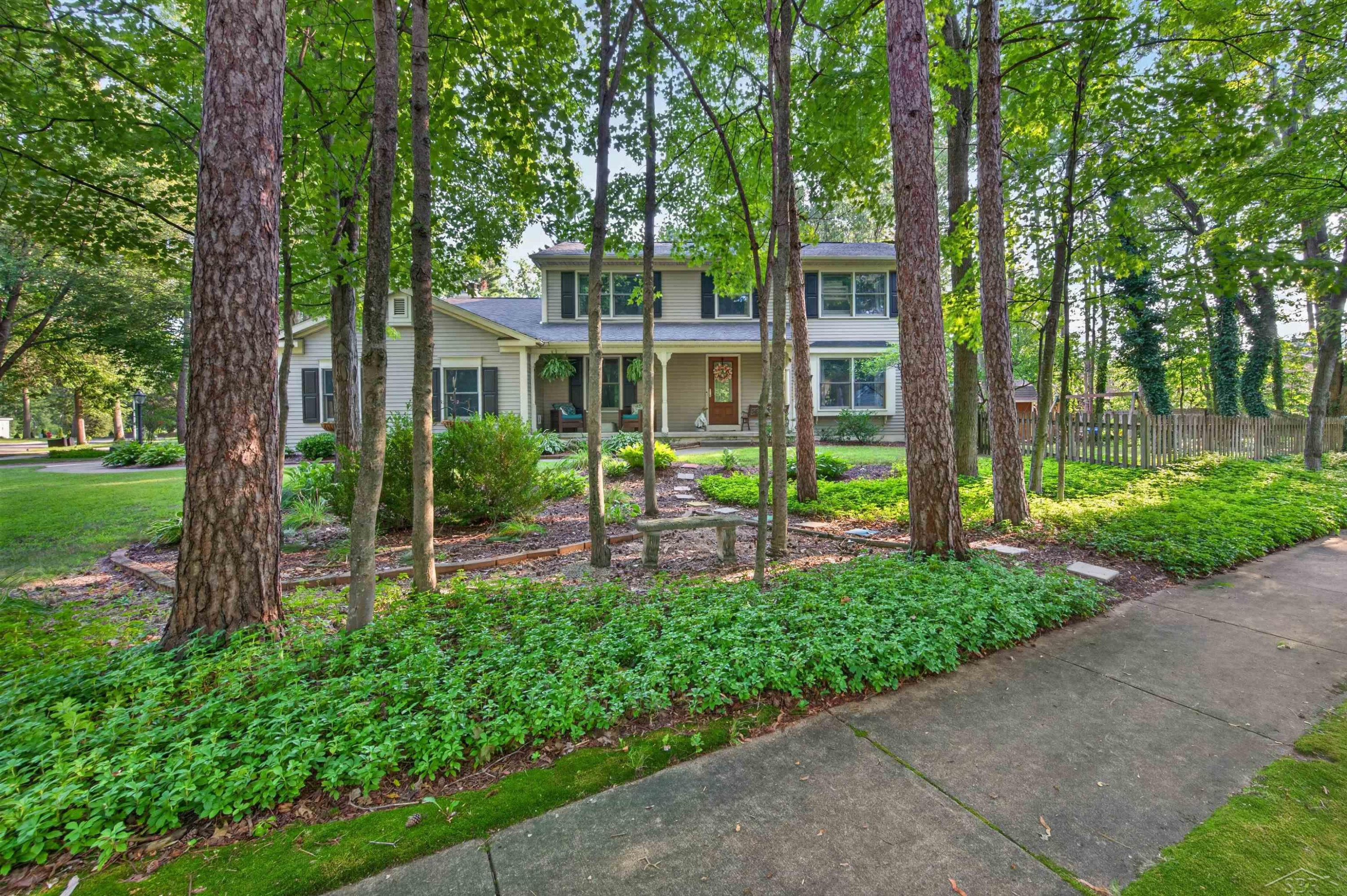 5909 Woodpark Drive, Midland, MI 48640