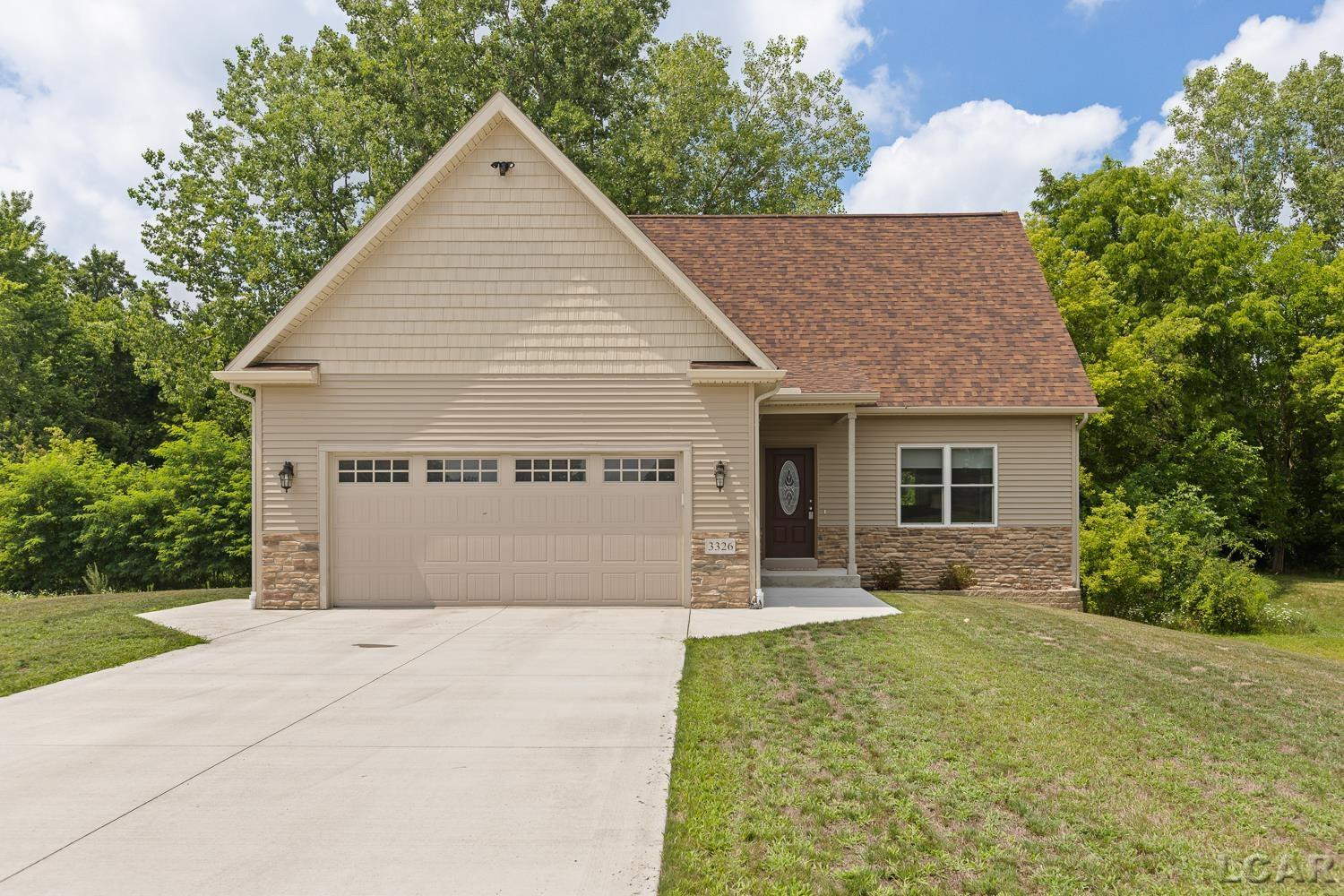 3326 Pender Court, Adrian, MI 49221