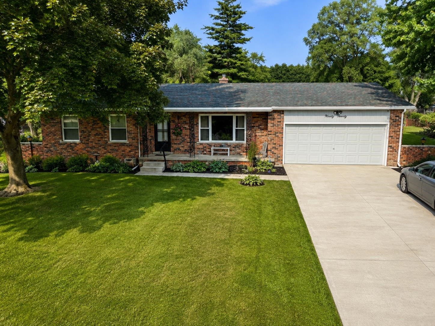 9090 Meadowland Drive, Grand Blanc, MI 48439