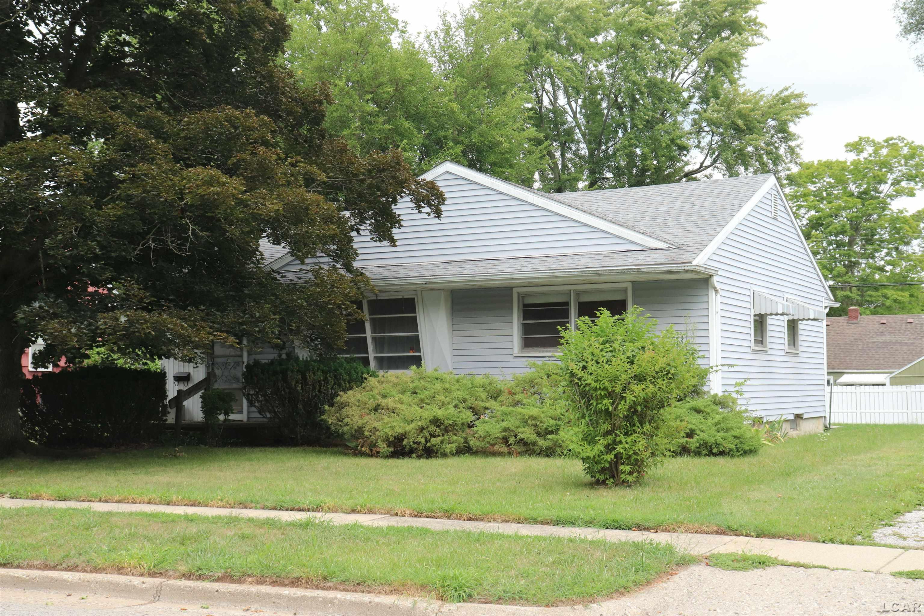 712 Wenonah Street, Tecumseh, MI 49286