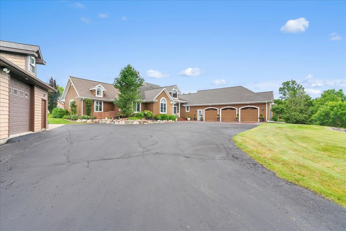 1851 N Chipman Road, Owosso, MI 48867