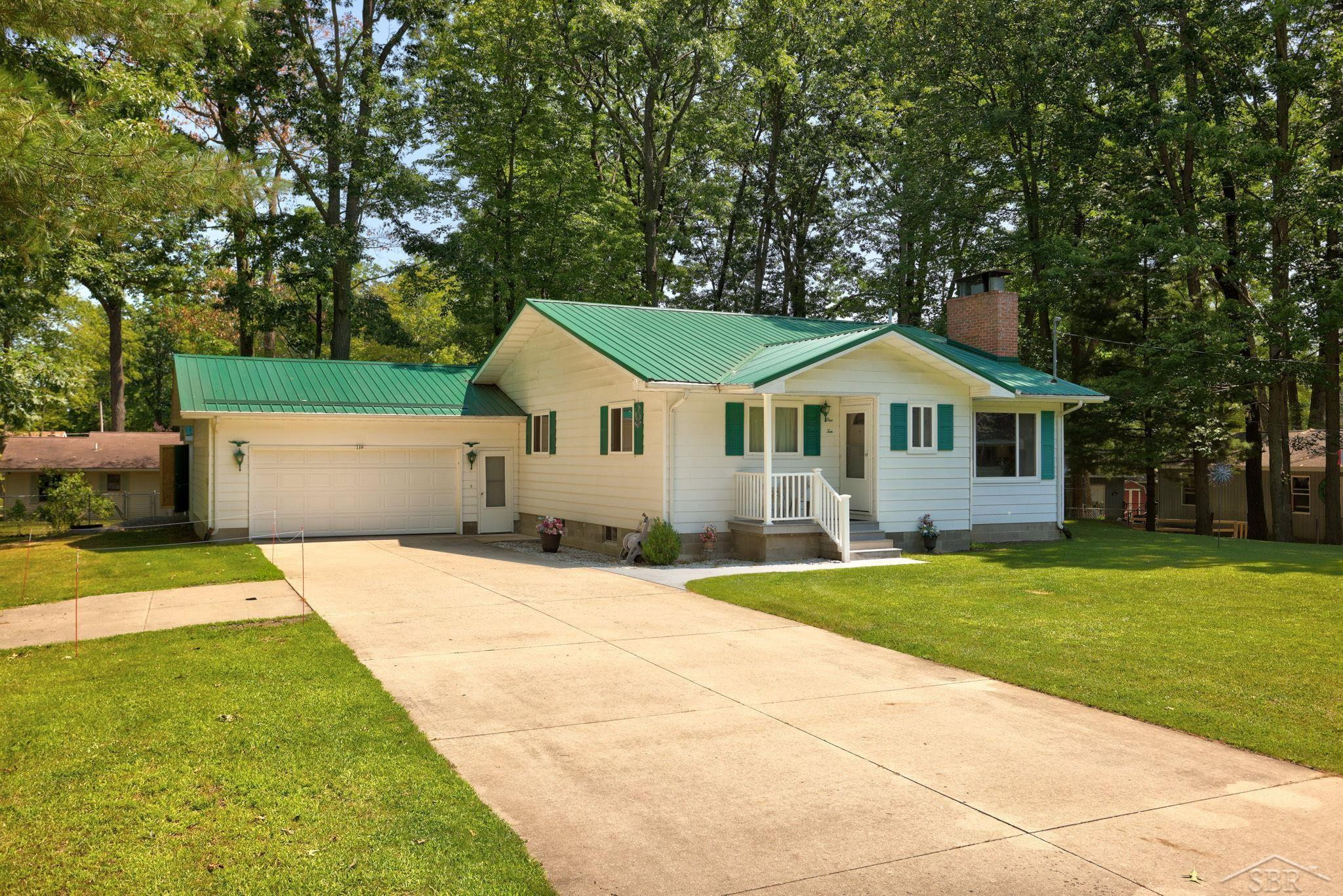 110 Chippewa Trail, Prudenville, MI 48651