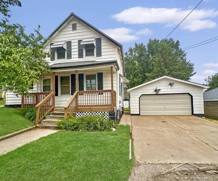 100 W Main Street Street, Iron Mountain, MI 49801