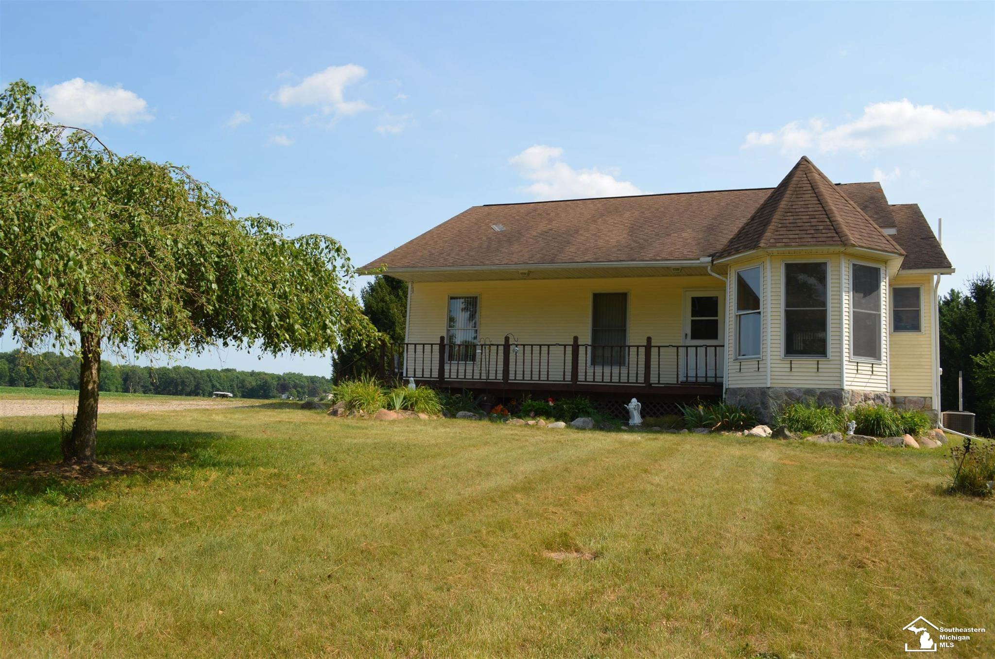 2977 Oakley Road, Stockbridge, MI 49285