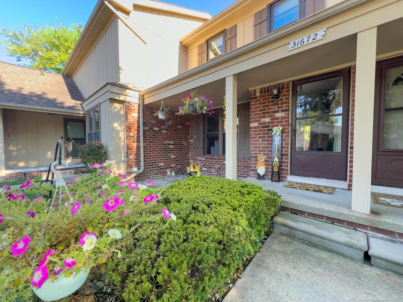 31672 Bear Creek Boulevard, Warren, MI 48093