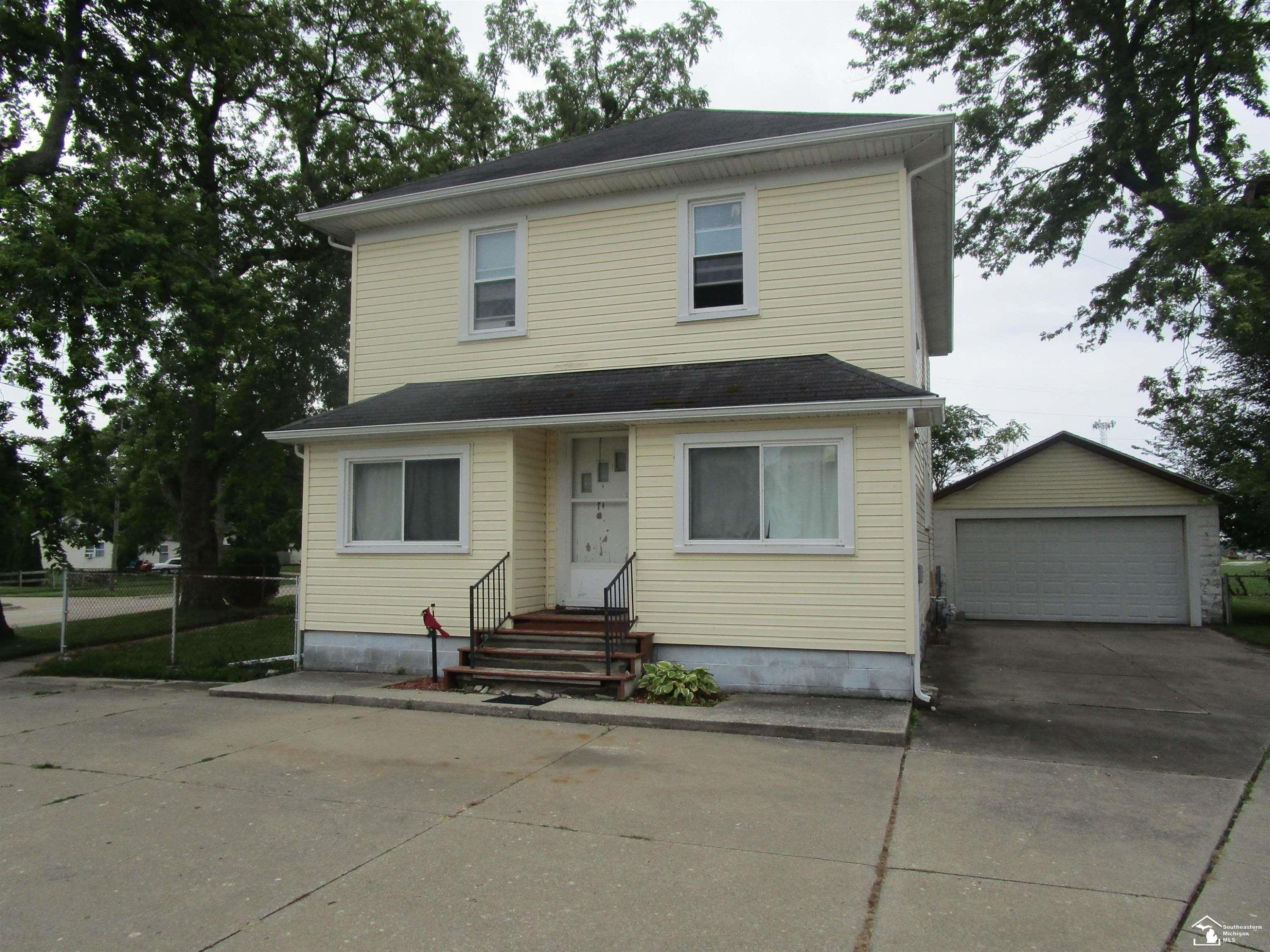 724 Laplaisance Road, Monroe, MI 48161